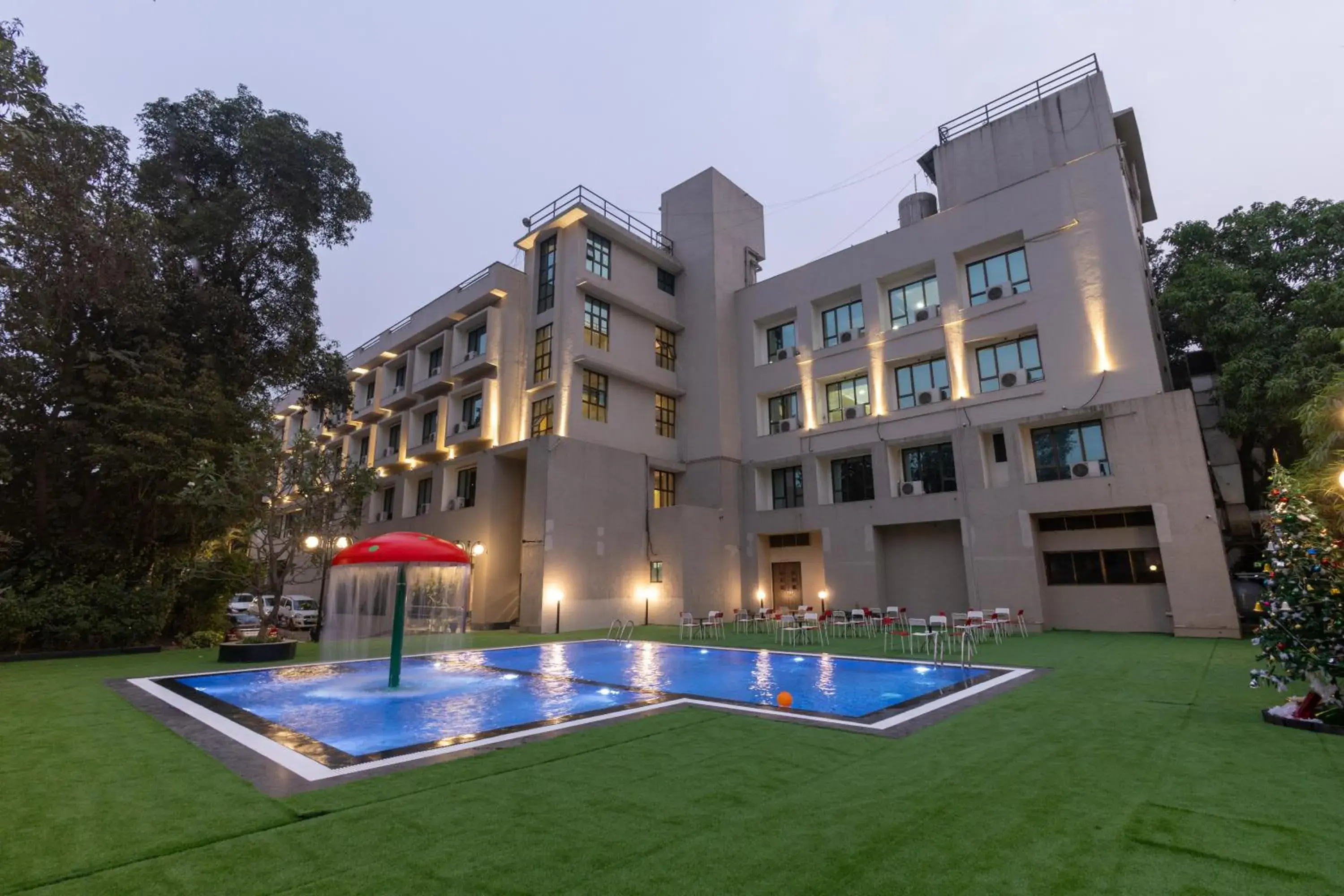 Pool view in The Metropole by Keyboard Hotels Pool view in The Metropole by Keyboard Hotels