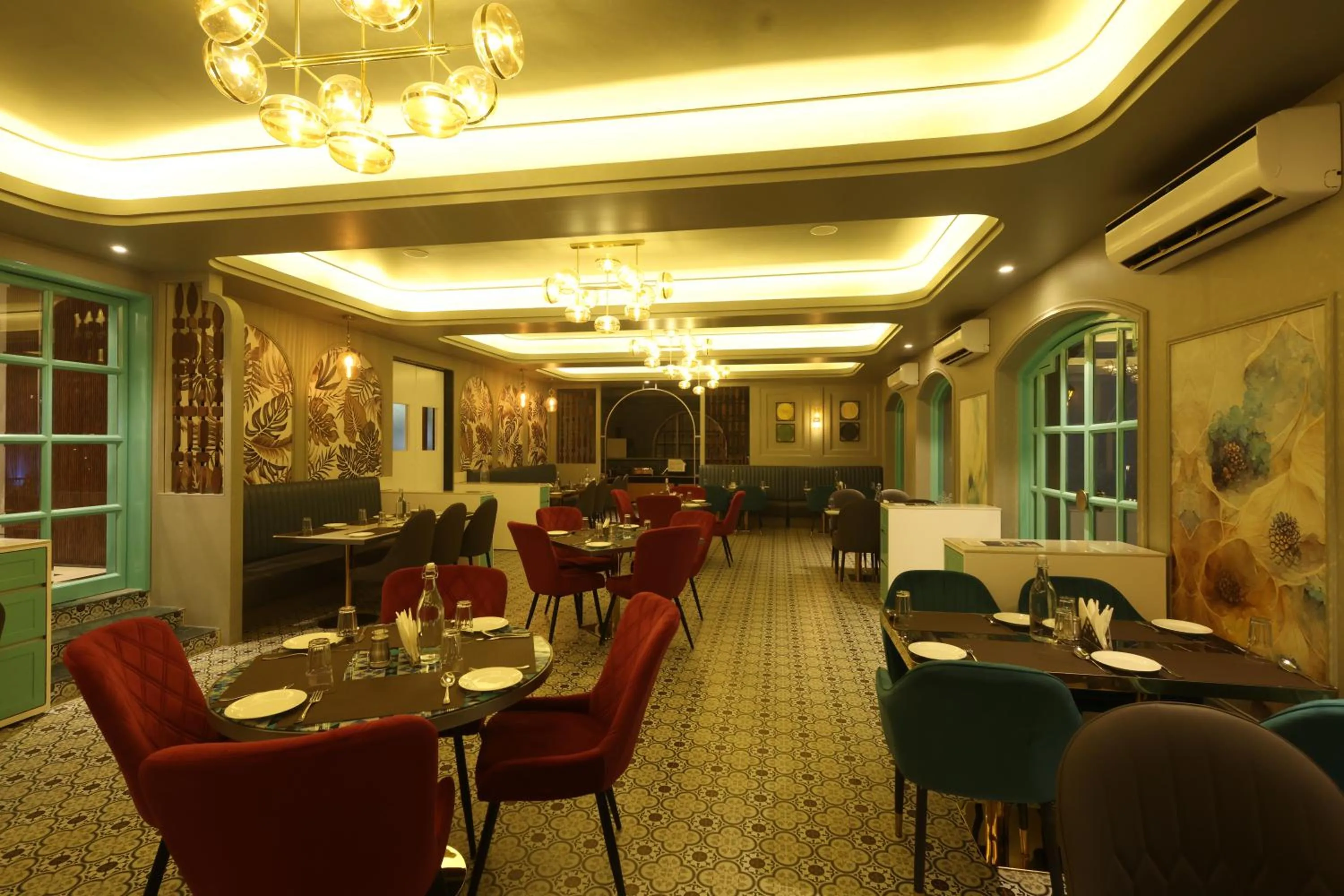 Restaurant/places to eat in The Metropole by Keyboard Hotels