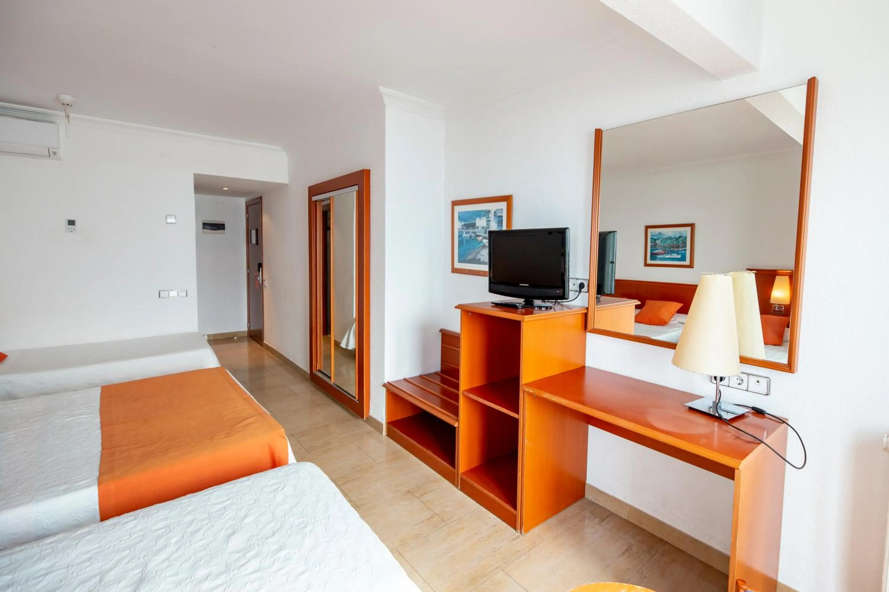 hair dresser, Bed in Hotel Risech