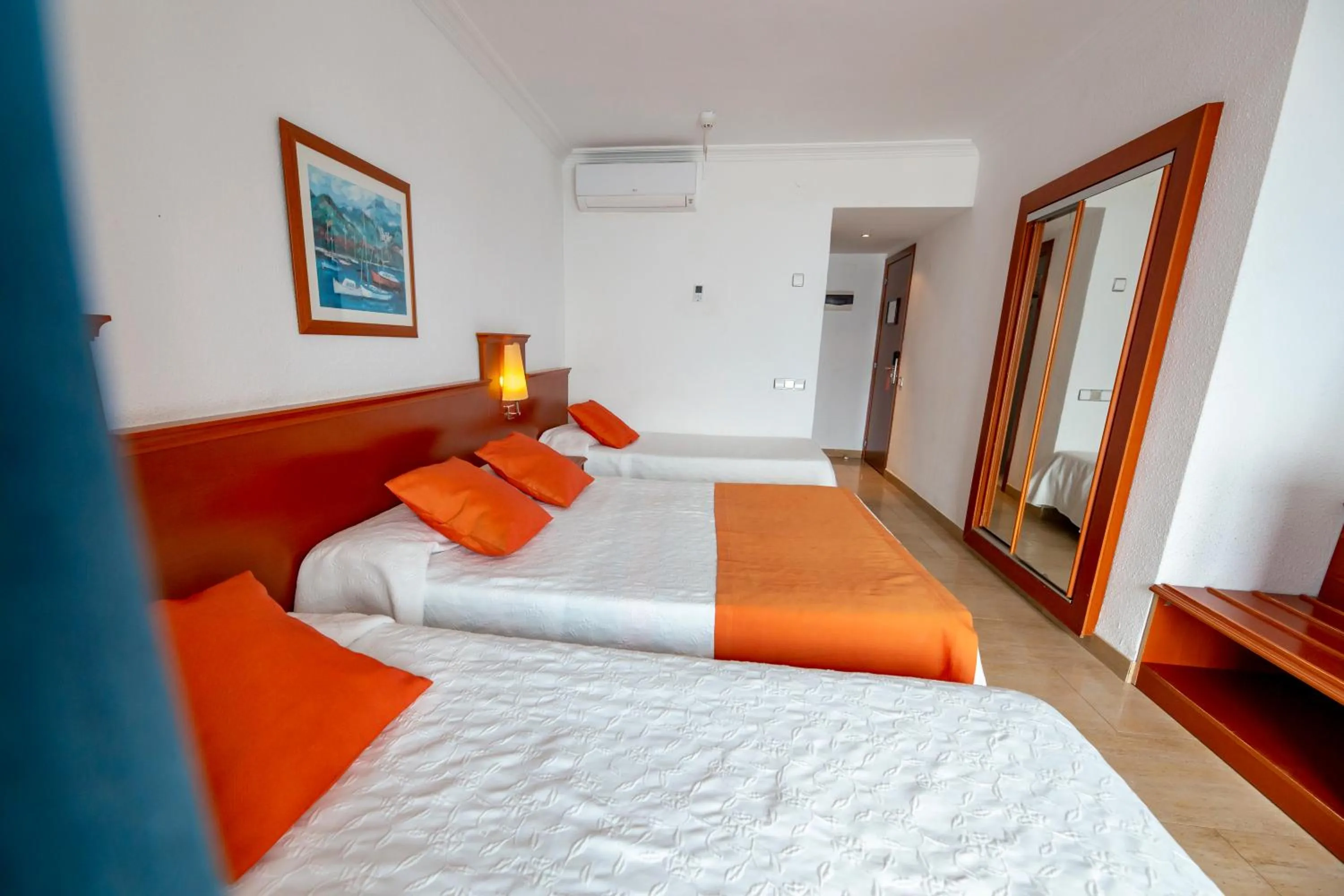 Photo of the whole room, Bed in Hotel Risech