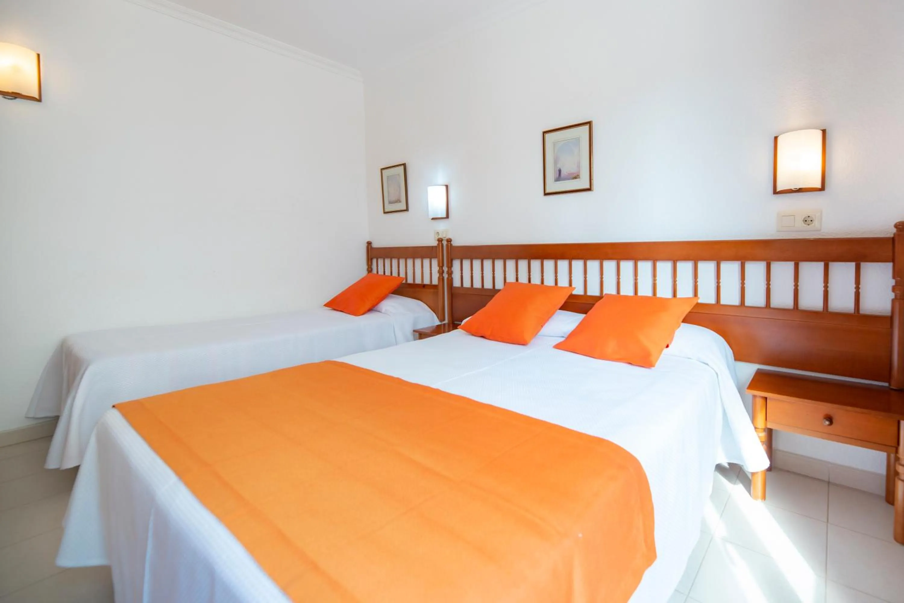 Photo of the whole room, Bed in Hotel Risech