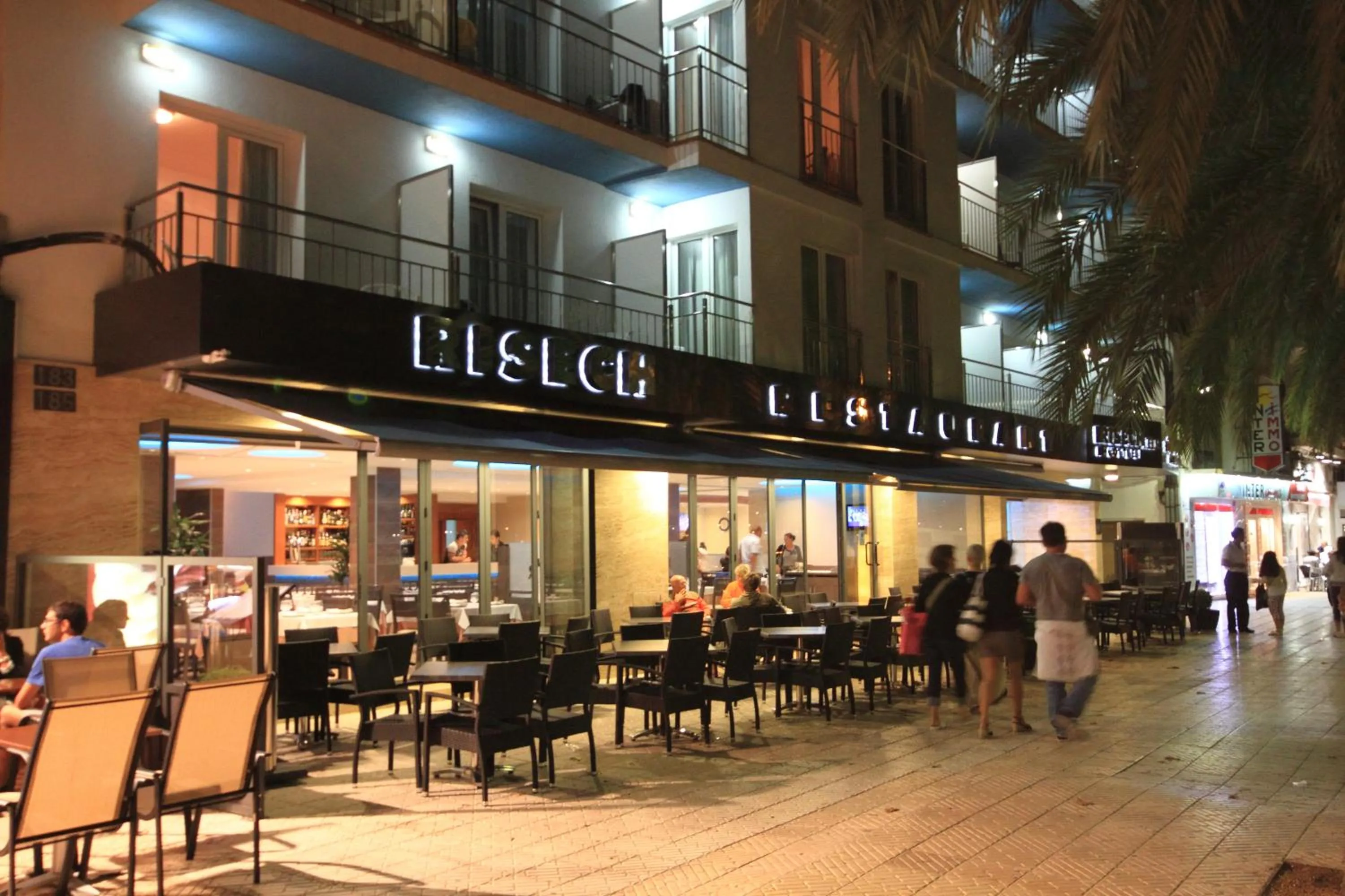 Restaurant/places to eat in Hotel Risech