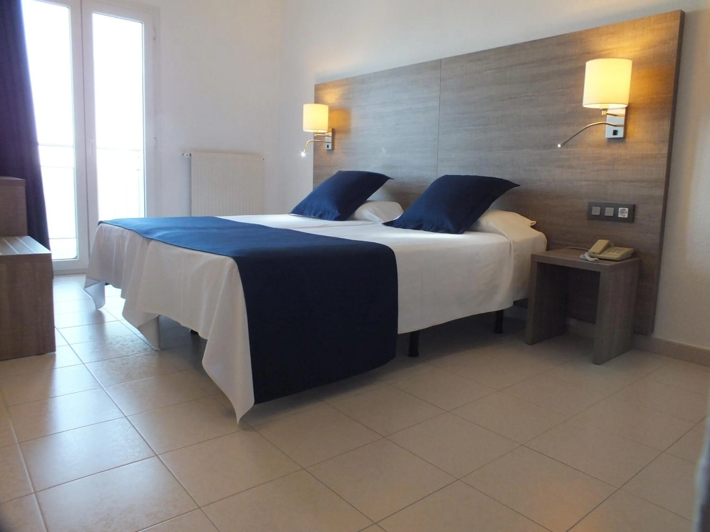 Photo of the whole room, Bed in Hotel Risech