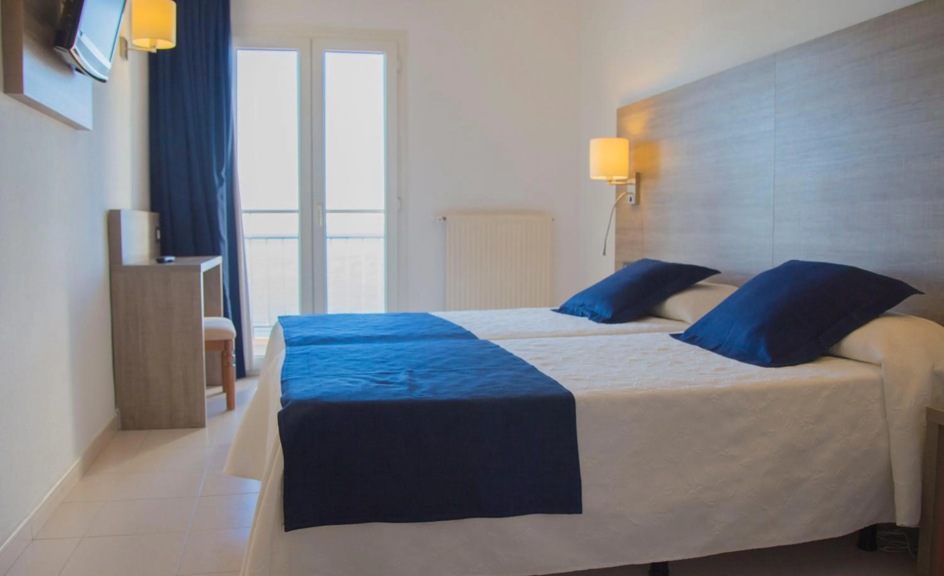 Photo of the whole room, Bed in Hotel Risech