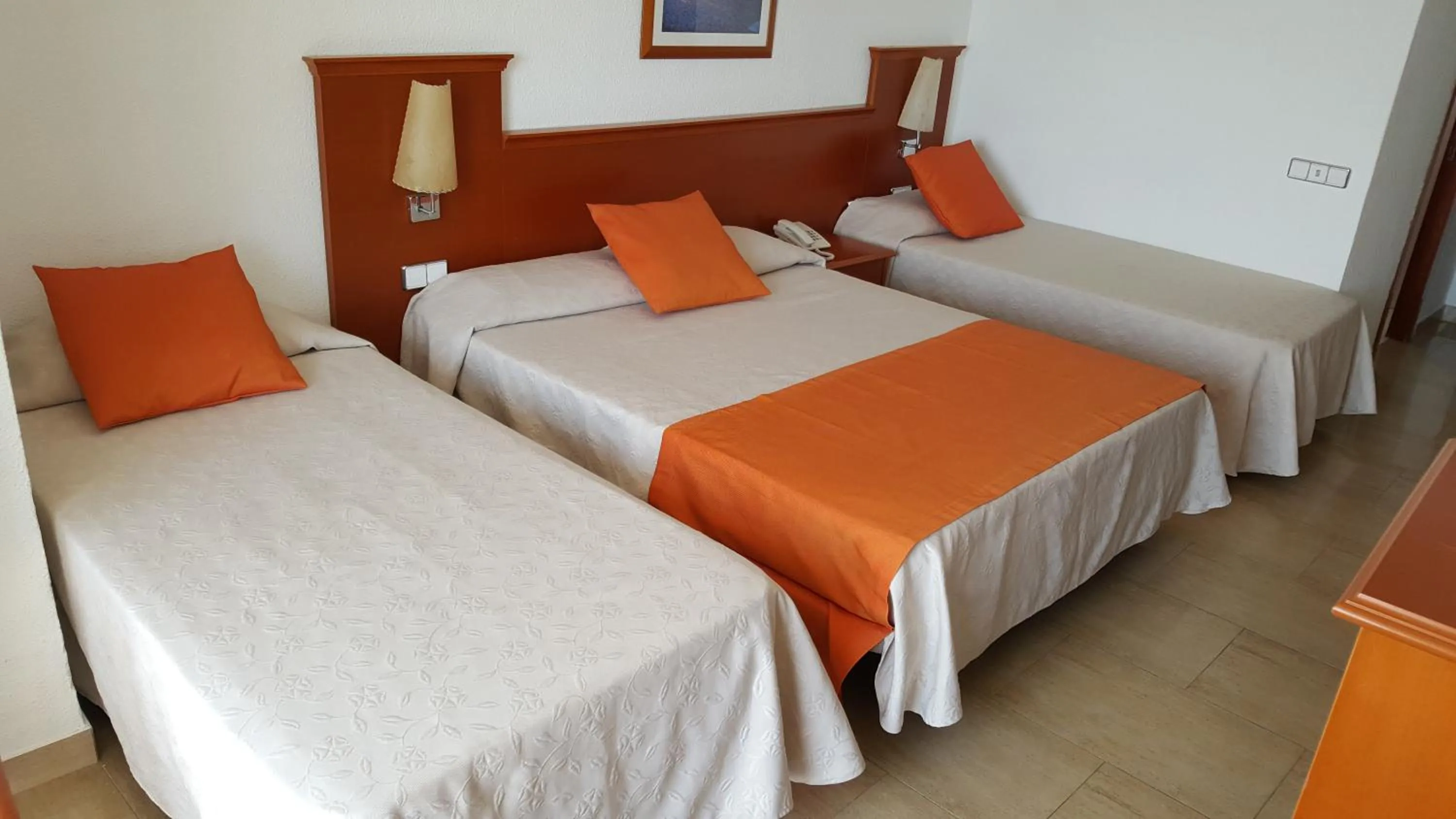 Photo of the whole room, Bed in Hotel Risech