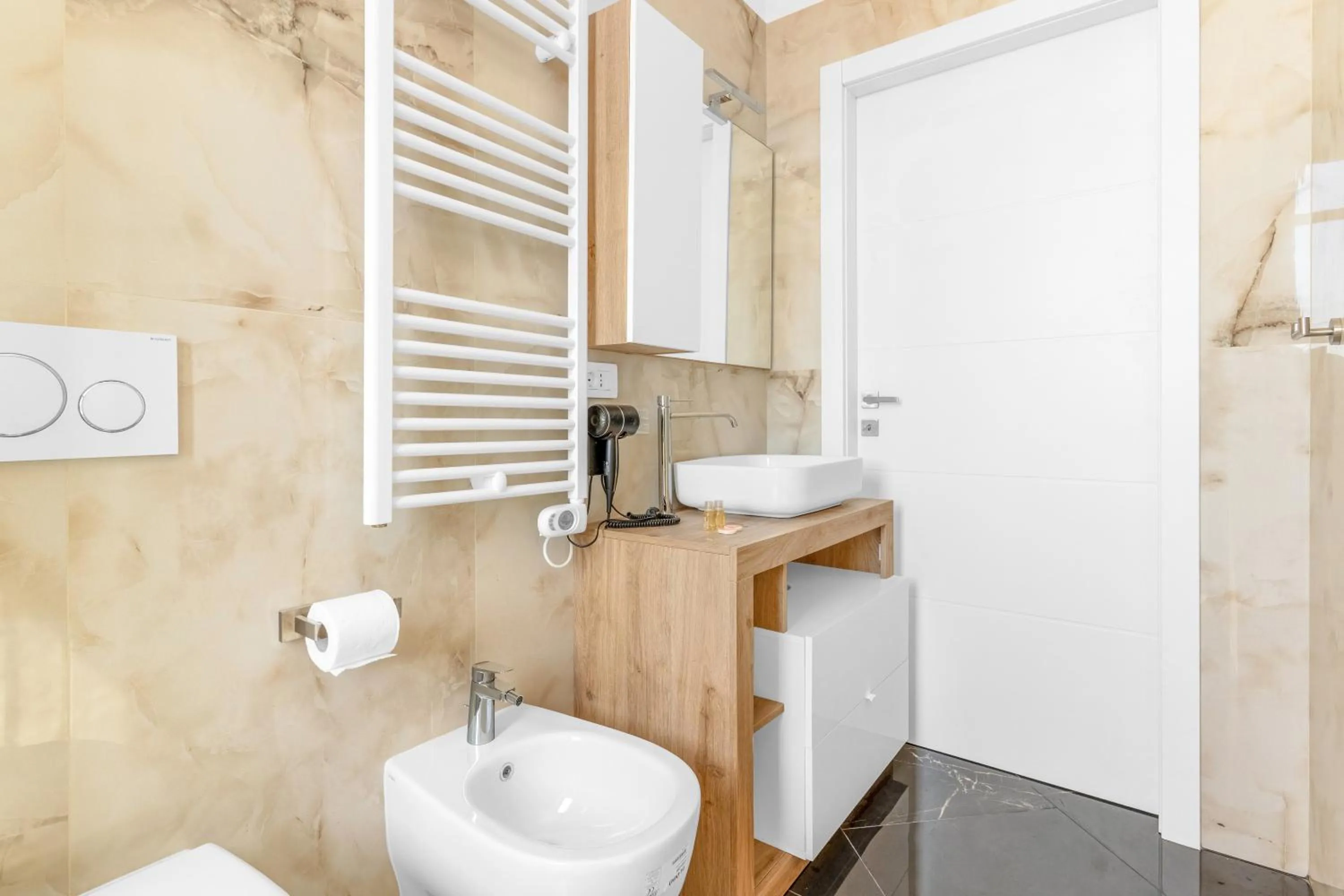 Bathroom in Ponale Suites Foresteria Lombarda