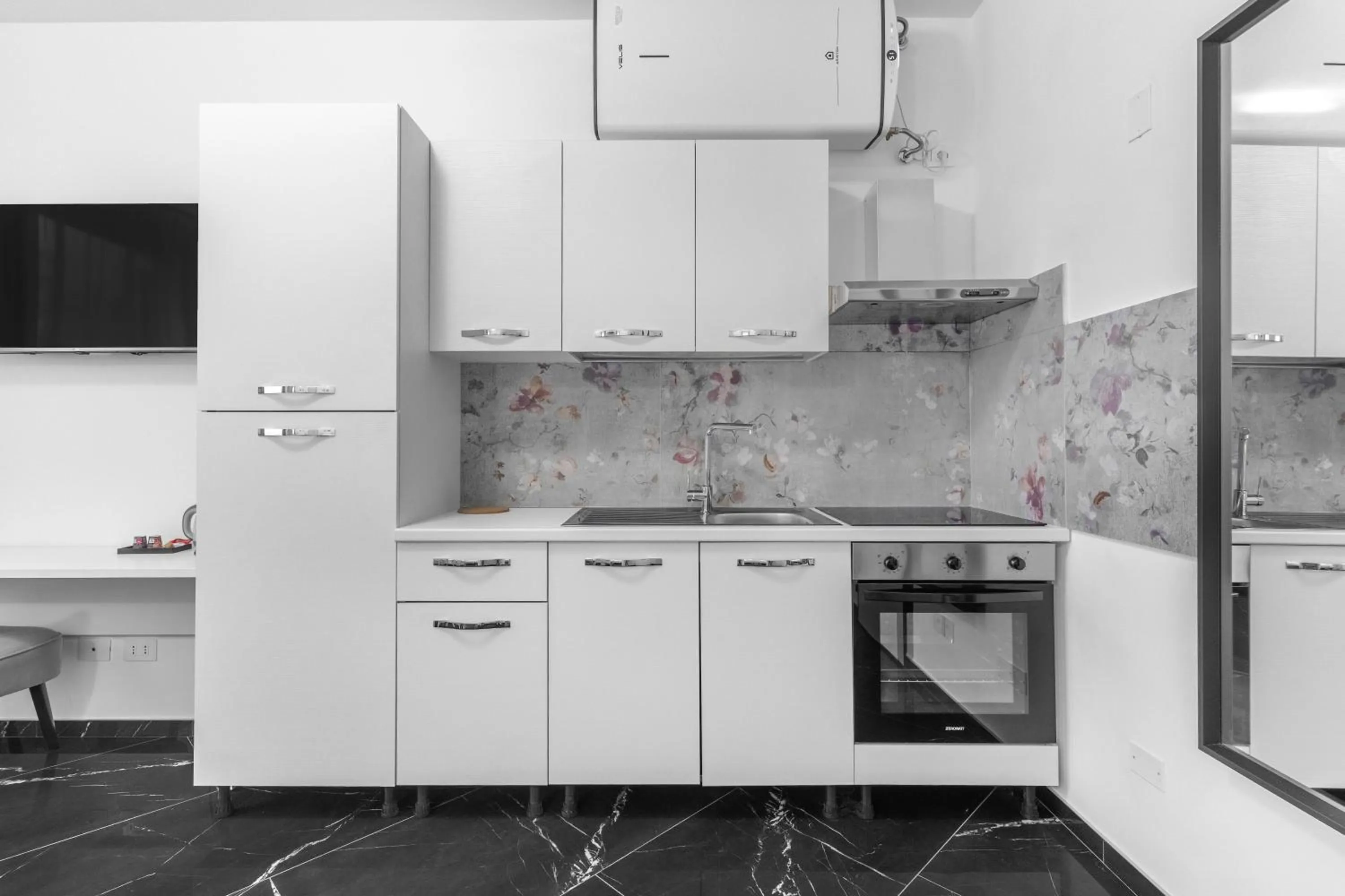 Kitchen or kitchenette in Ponale Suites Foresteria Lombarda