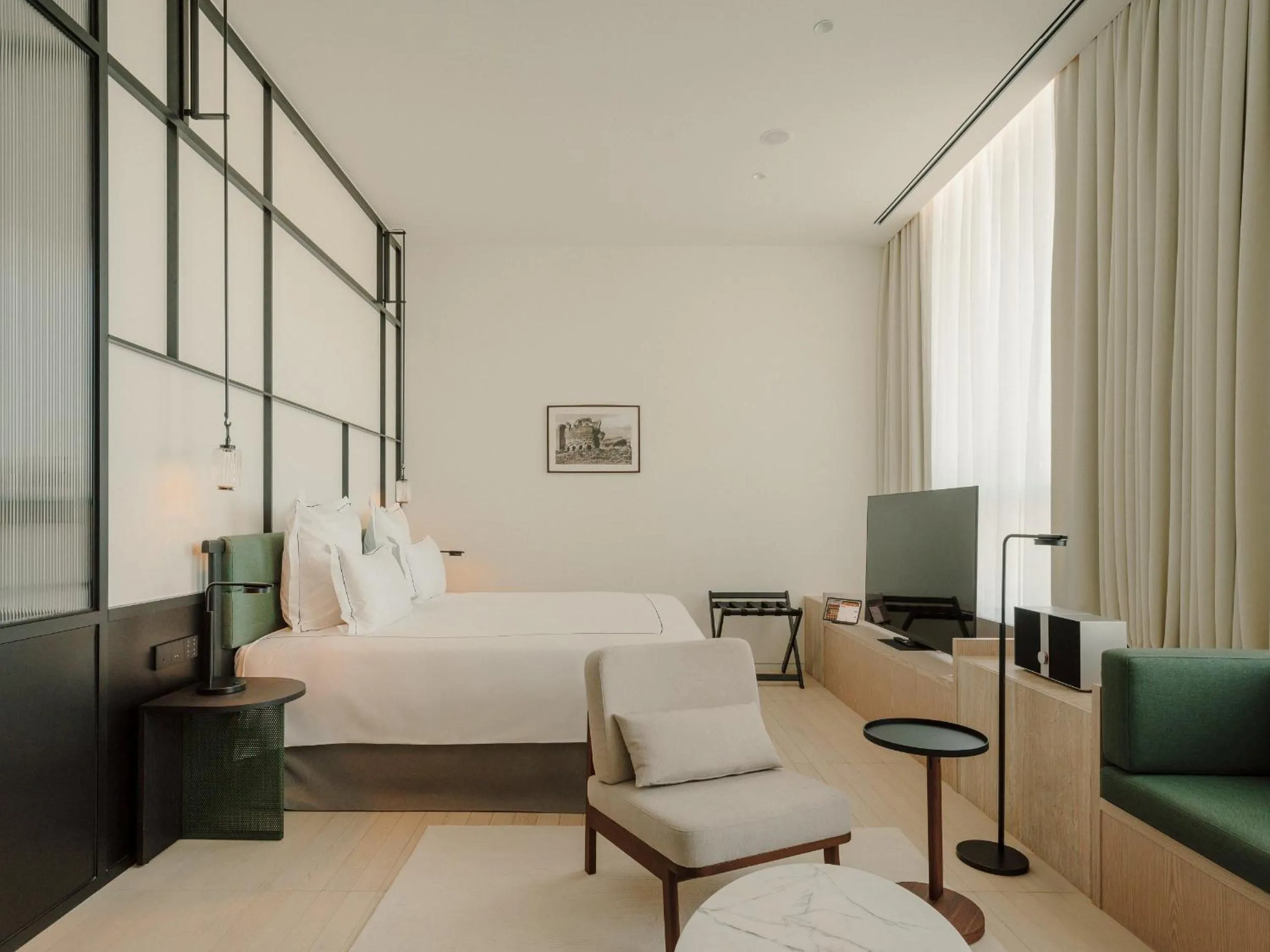 TV and multimedia, Bed in The Telegraph Hotel - The Leading Hotels of the World