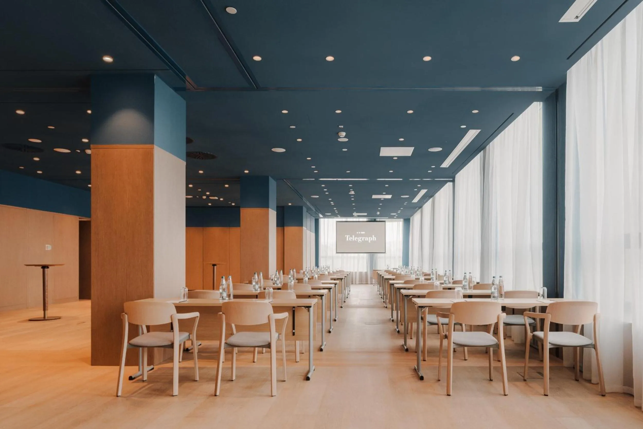 Lounge or bar in The Telegraph Hotel - The Leading Hotels of the World