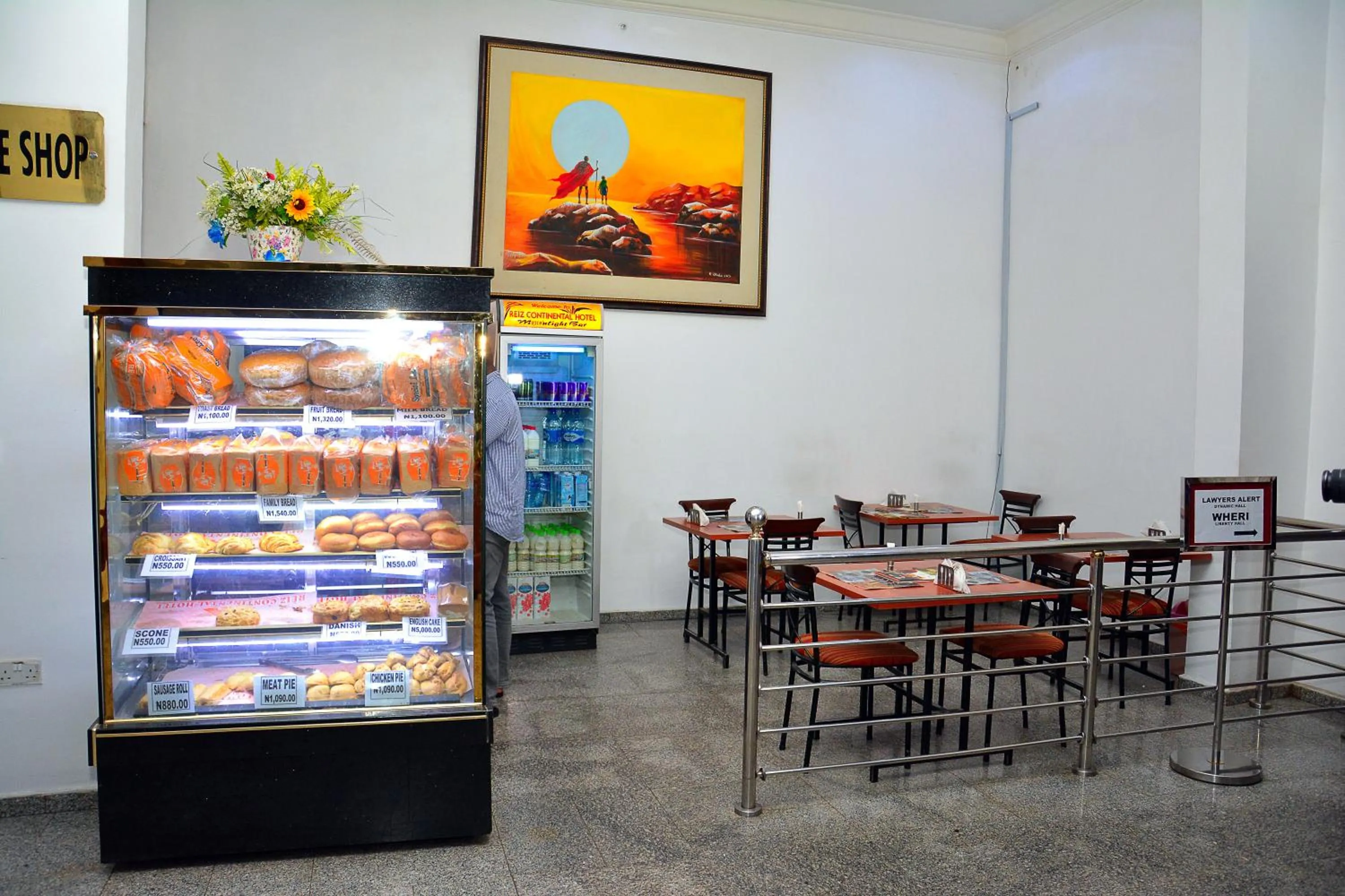 Restaurant/places to eat in Reiz Continental Hotel, Abuja