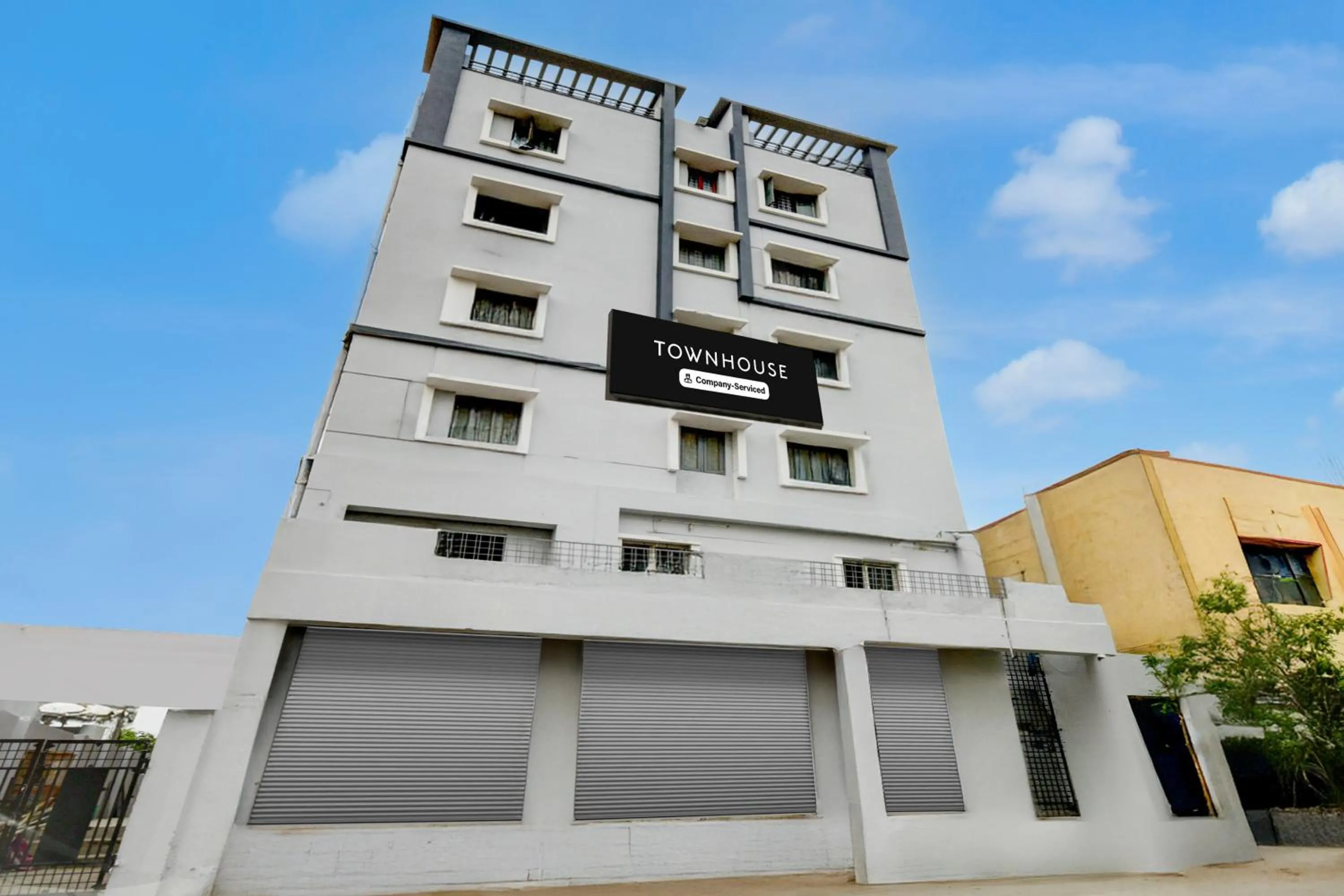 Facade/entrance in Super Townhouse Vanasthalipuram Near Deer National Park