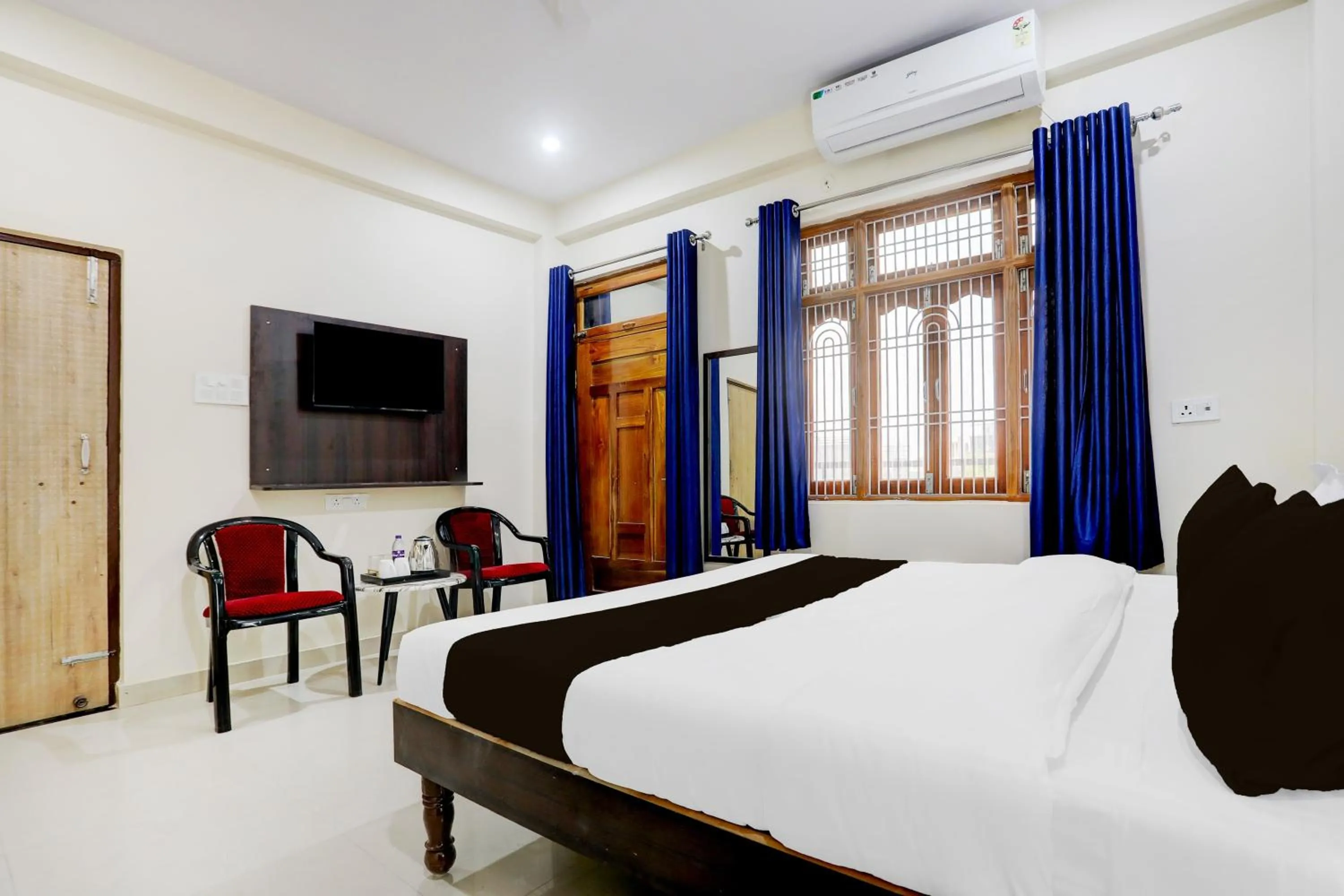 Classic Triple Room - single occupancy in Super Collection O Nagwa Lanka Varanasi