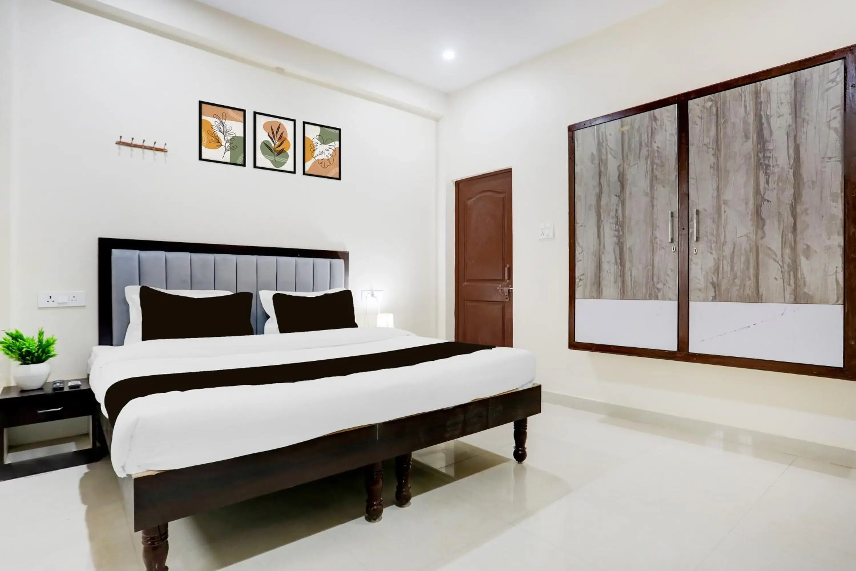 Classic Triple Room - single occupancy in Super Collection O Nagwa Lanka Varanasi Classic Triple Room - single occupancy in Super Collection O Nagwa Lanka Varanasi