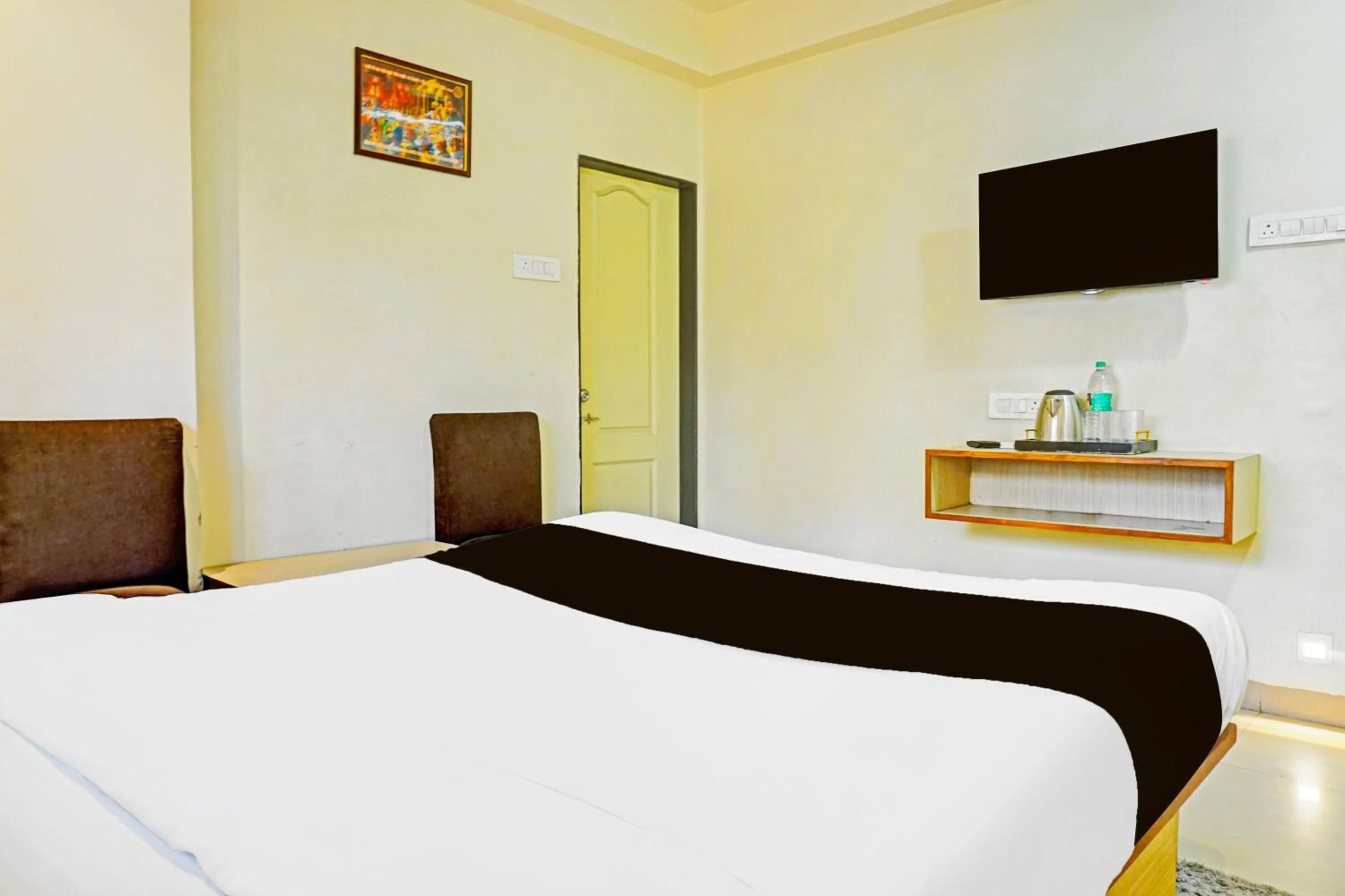 Bedroom, Bed in Super Collection O Pune Nagar Road Viman Nagar Formerly Ananta Sagar
