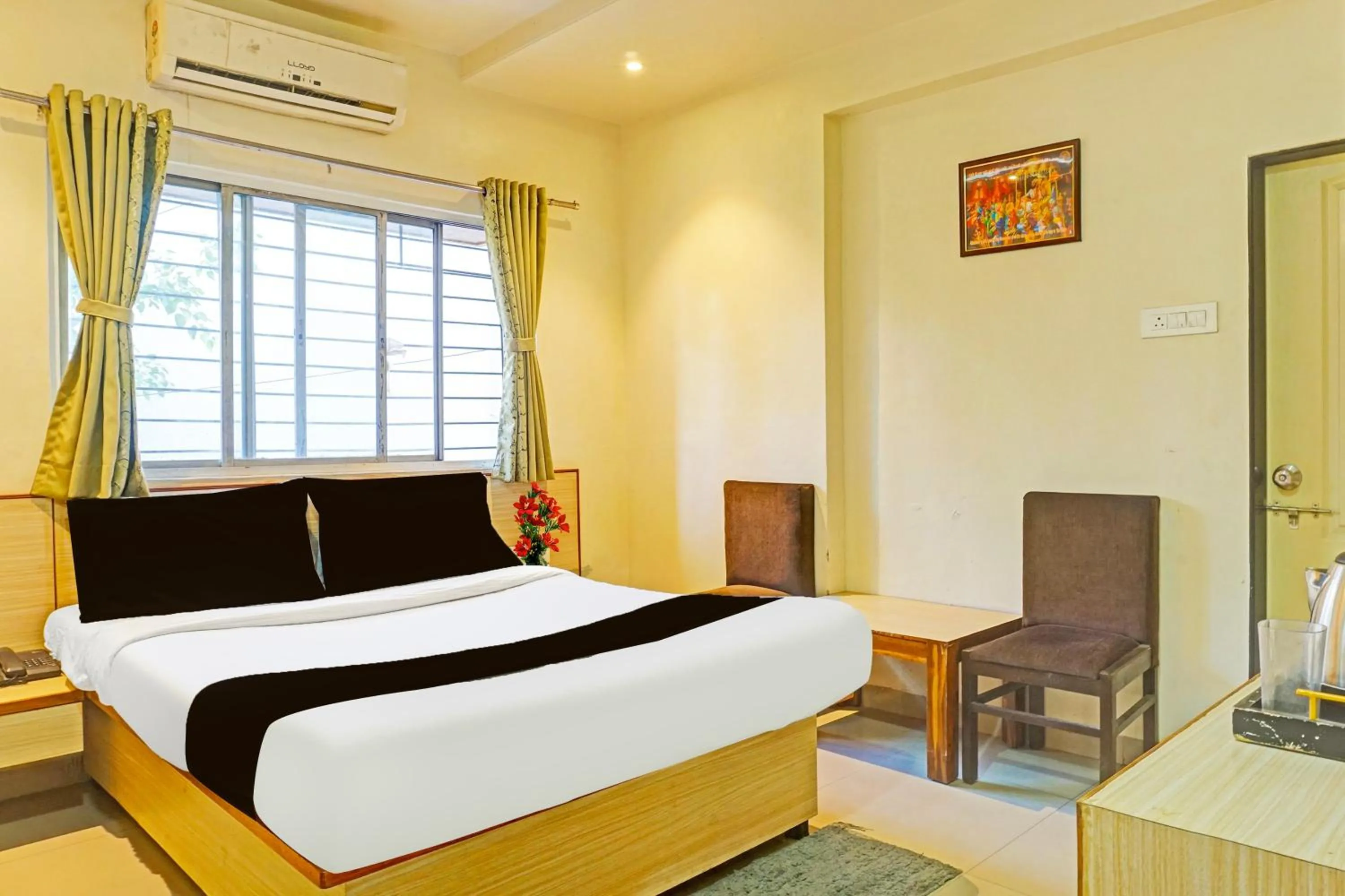 Bedroom, Bed in Super Collection O Pune Nagar Road Viman Nagar Formerly Ananta Sagar