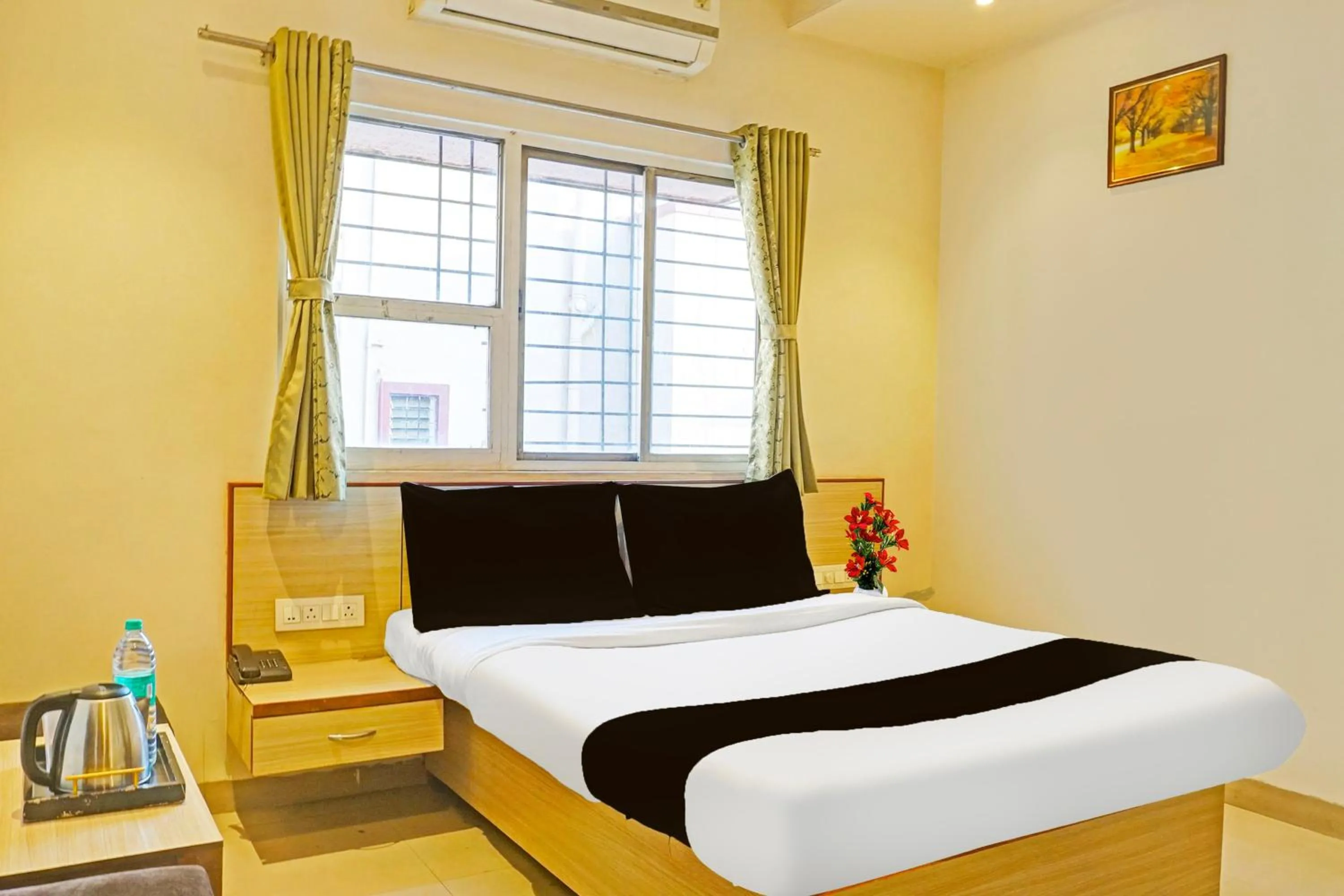 Bedroom, Bed in Super Collection O Pune Nagar Road Viman Nagar Formerly Ananta Sagar