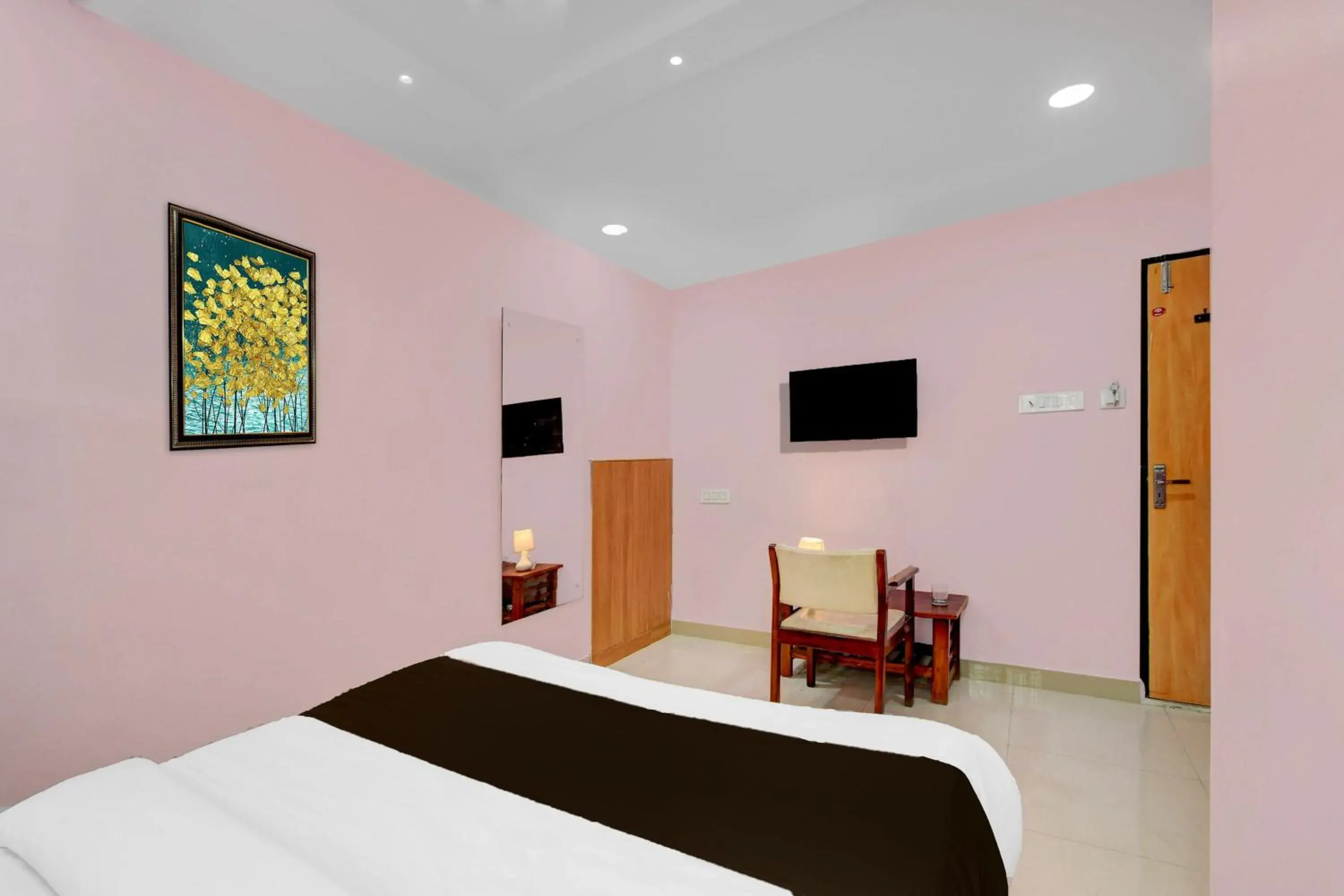 Classic Triple Room - single occupancy in Hotel O Lakdikapul Near Birla Mandir Classic Triple Room - single occupancy in Hotel O Lakdikapul Near Birla Mandir