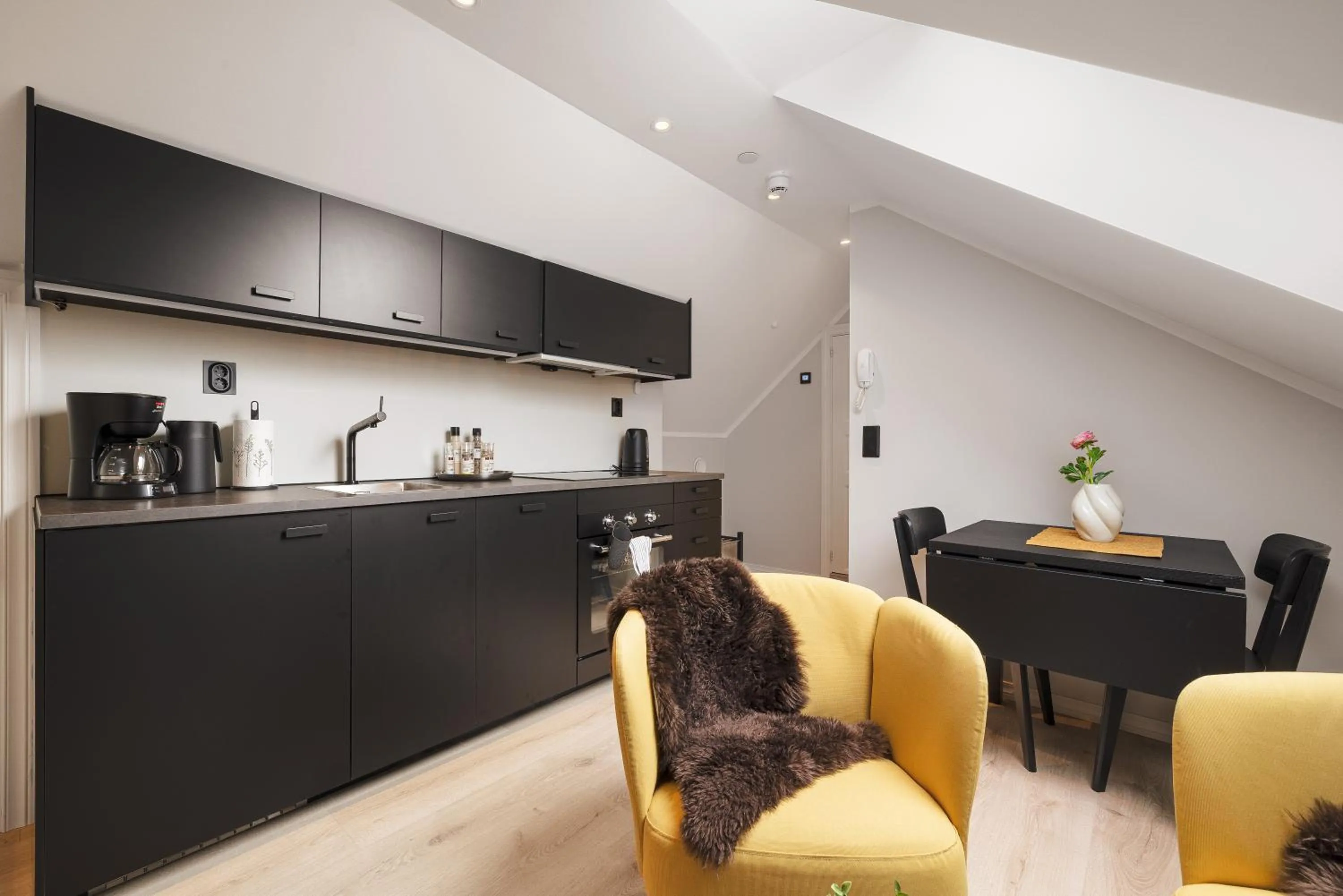 Kitchen or kitchenette in Rosenberg Apartments