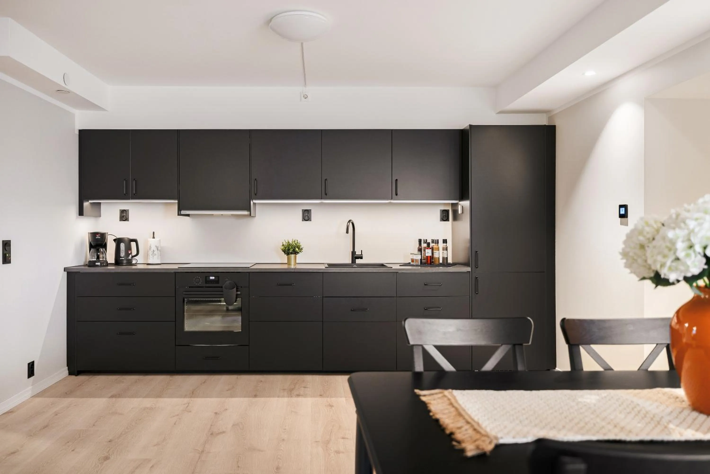 Kitchen or kitchenette in Rosenberg Apartments