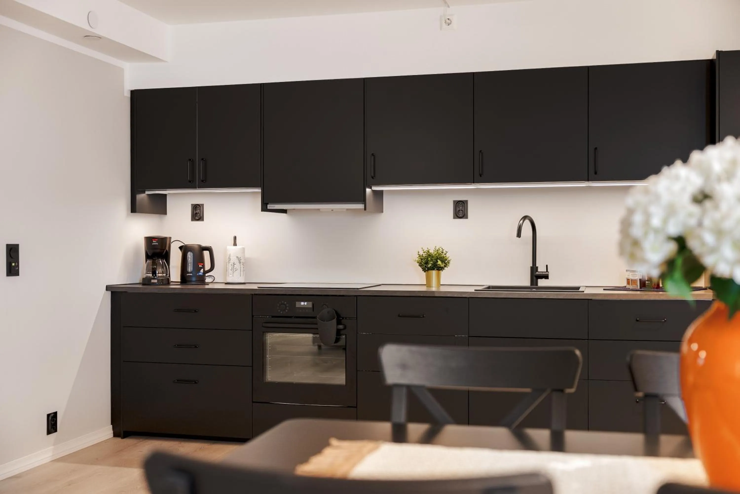 Kitchen or kitchenette in Rosenberg Apartments