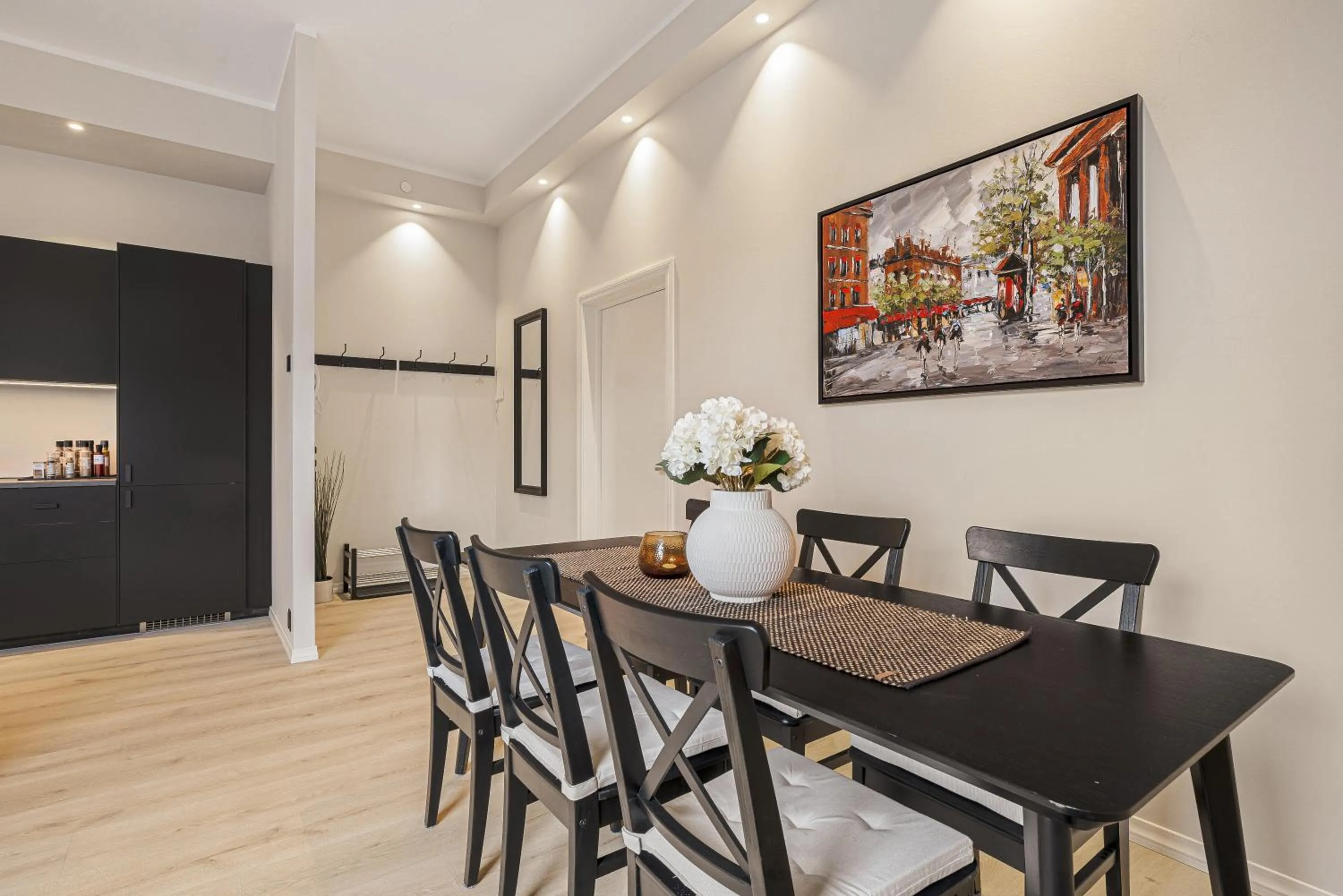 Dining area in Rosenberg Apartments