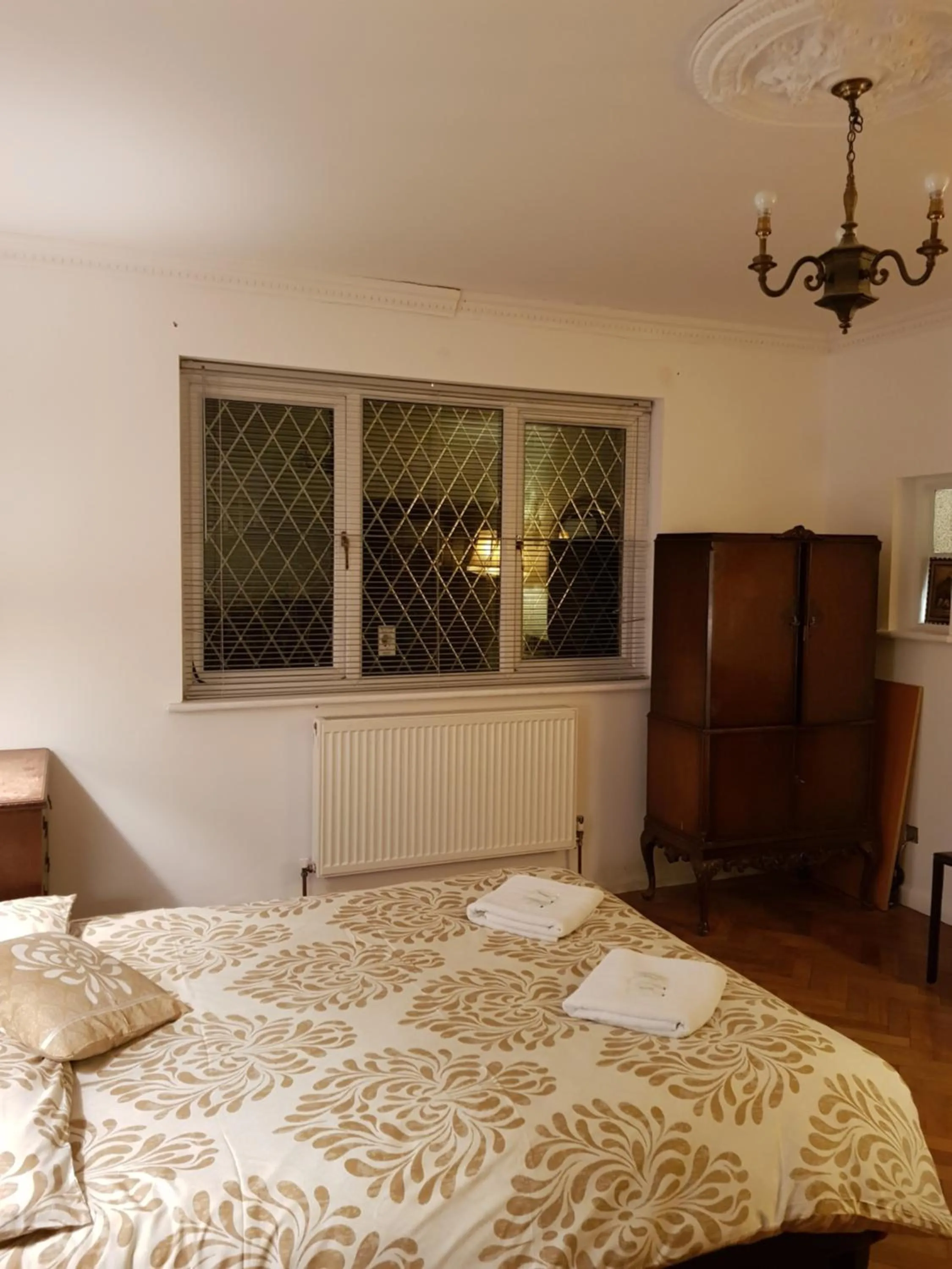 Bedroom, Bed in OYO Guest House Ellipse