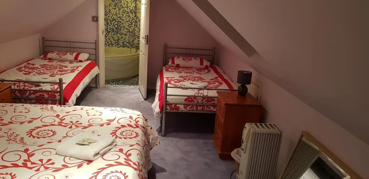 Bedroom, Bed in OYO Guest House Ellipse