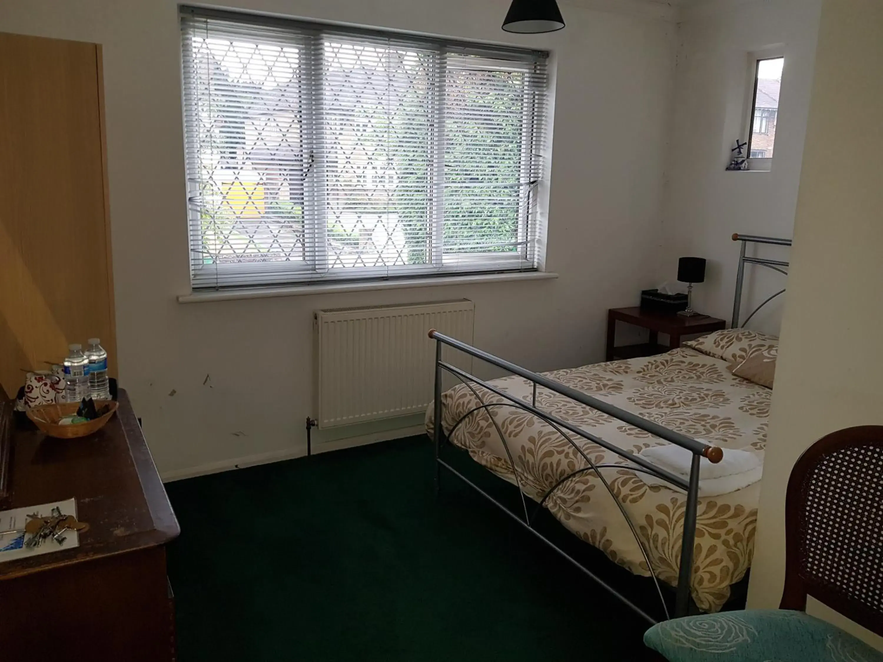 Standard Double Room in OYO Guest House Ellipse Standard Double Room in OYO Guest House Ellipse