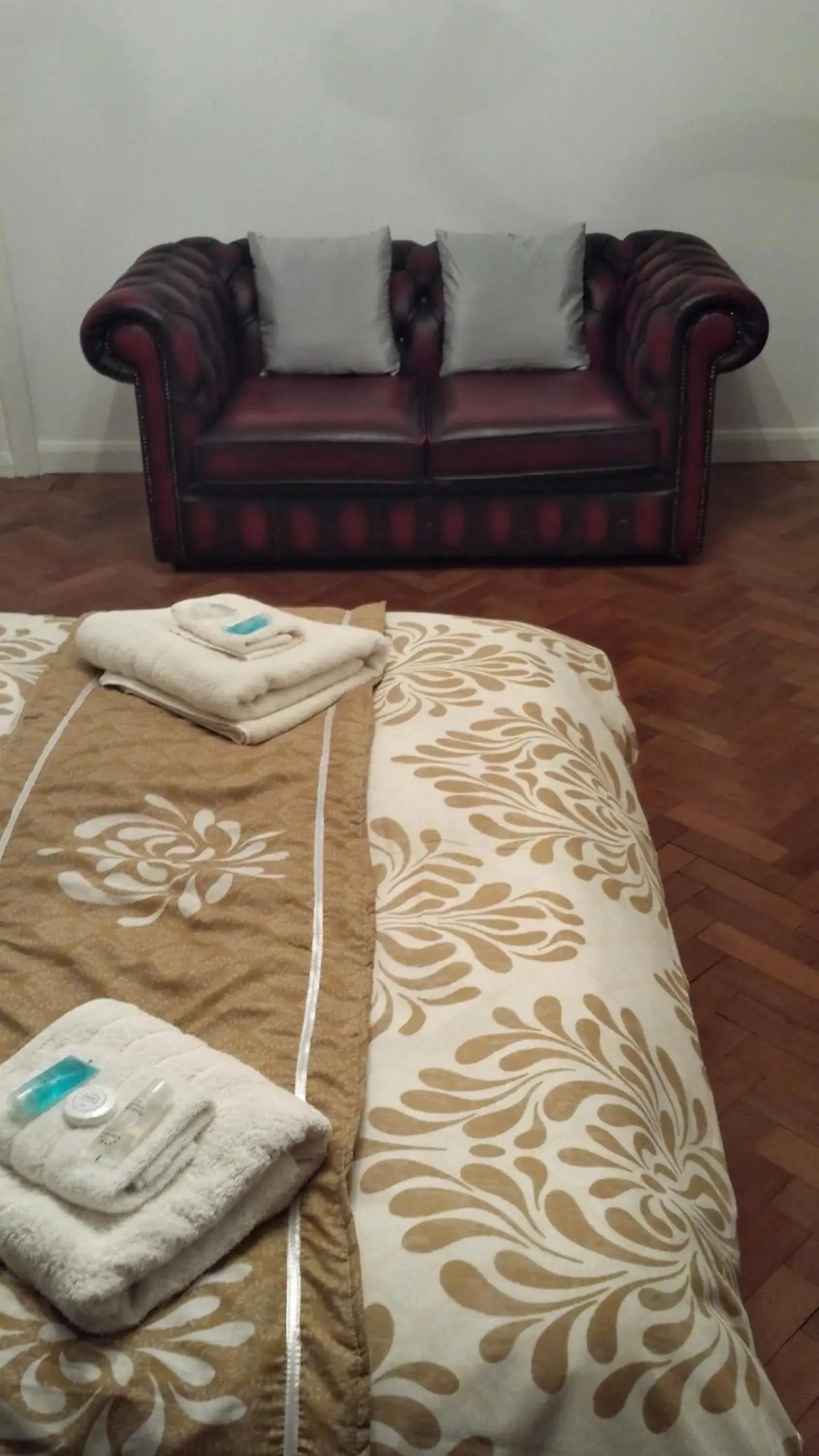 Triple Room with Shared Bathroom in OYO Guest House Ellipse Triple Room with Shared Bathroom in OYO Guest House Ellipse