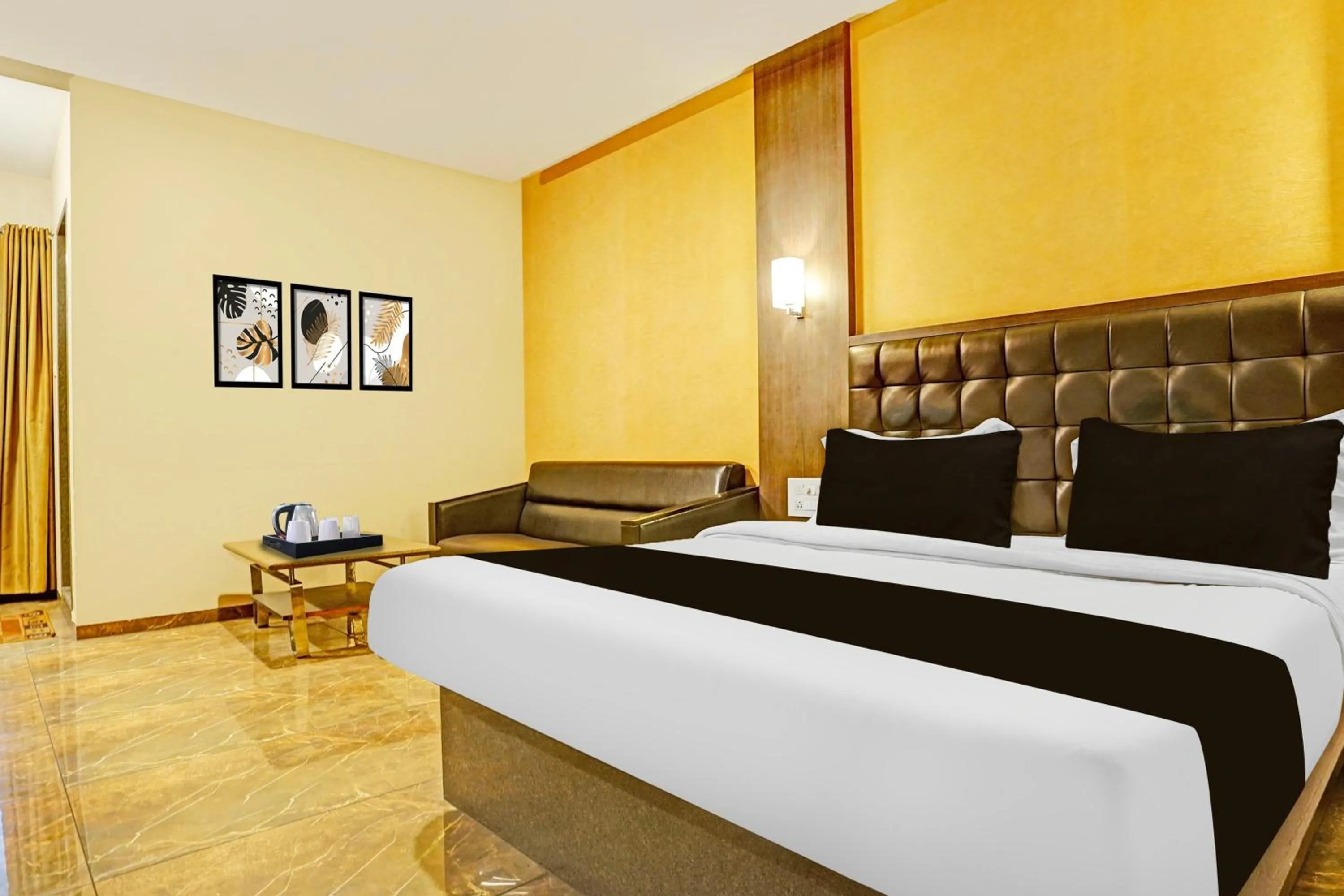 Bedroom, Bed in Collection O Nagpur Railway Station Formerly Jagannath Deluxe