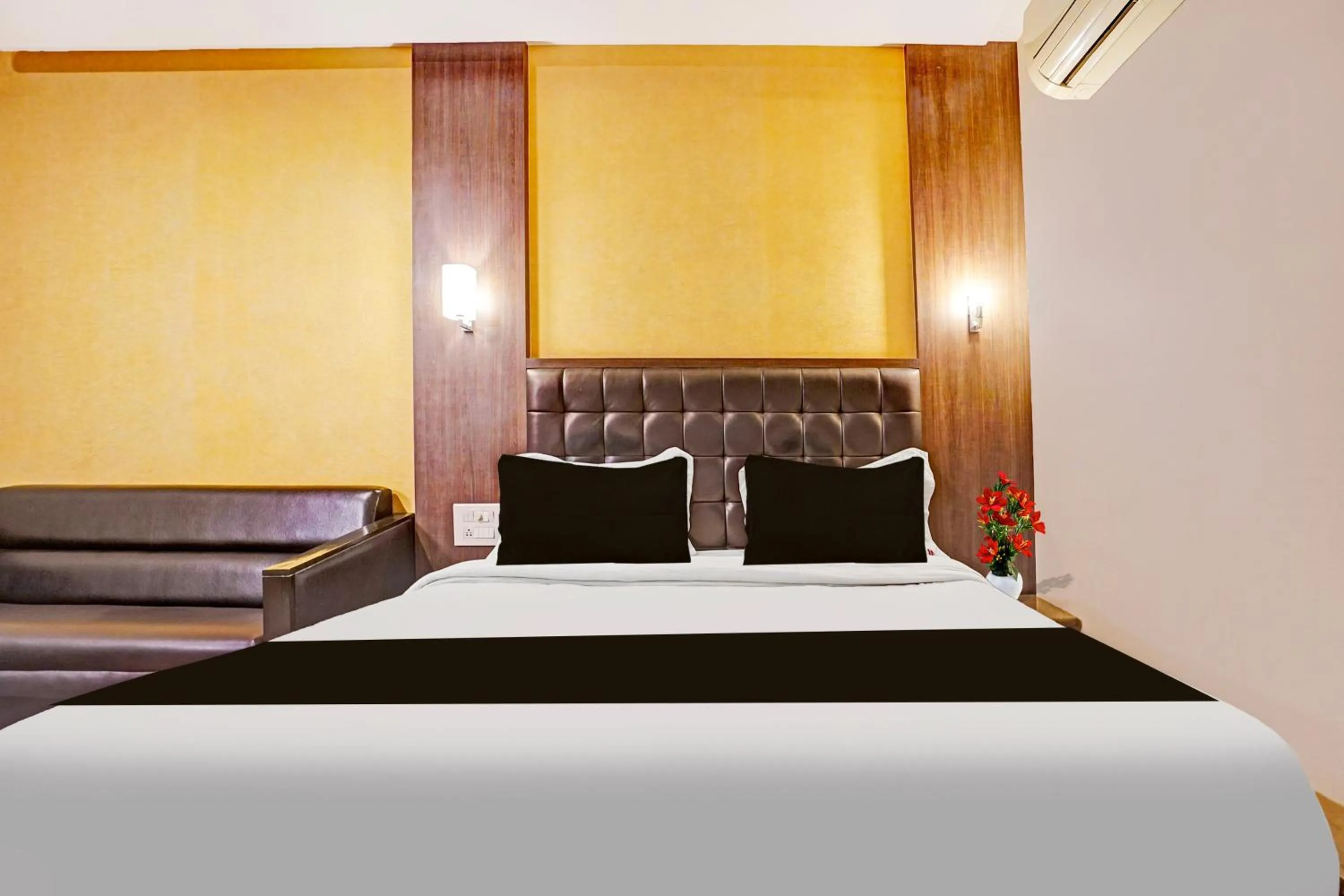 Bedroom, Bed in Collection O Nagpur Railway Station Formerly Jagannath Deluxe
