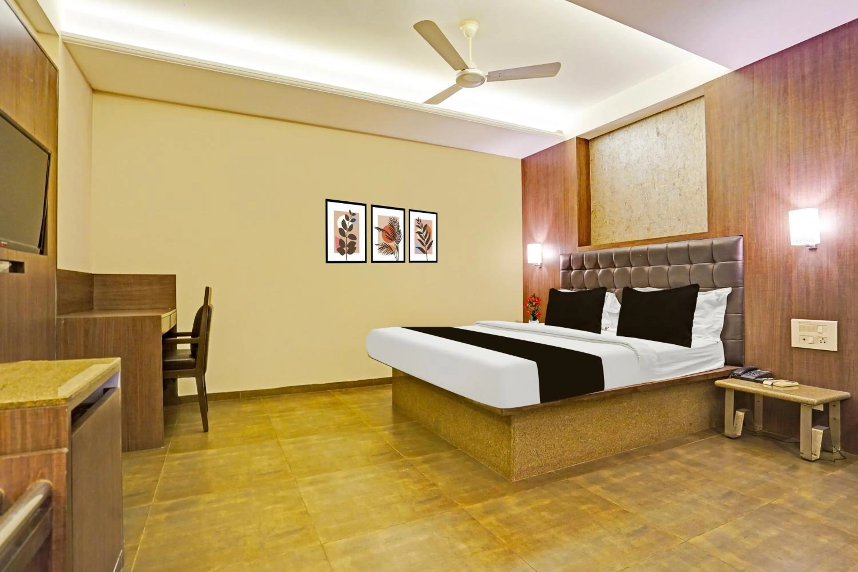 Bedroom, Bed in Collection O Nagpur Railway Station Formerly Jagannath Deluxe