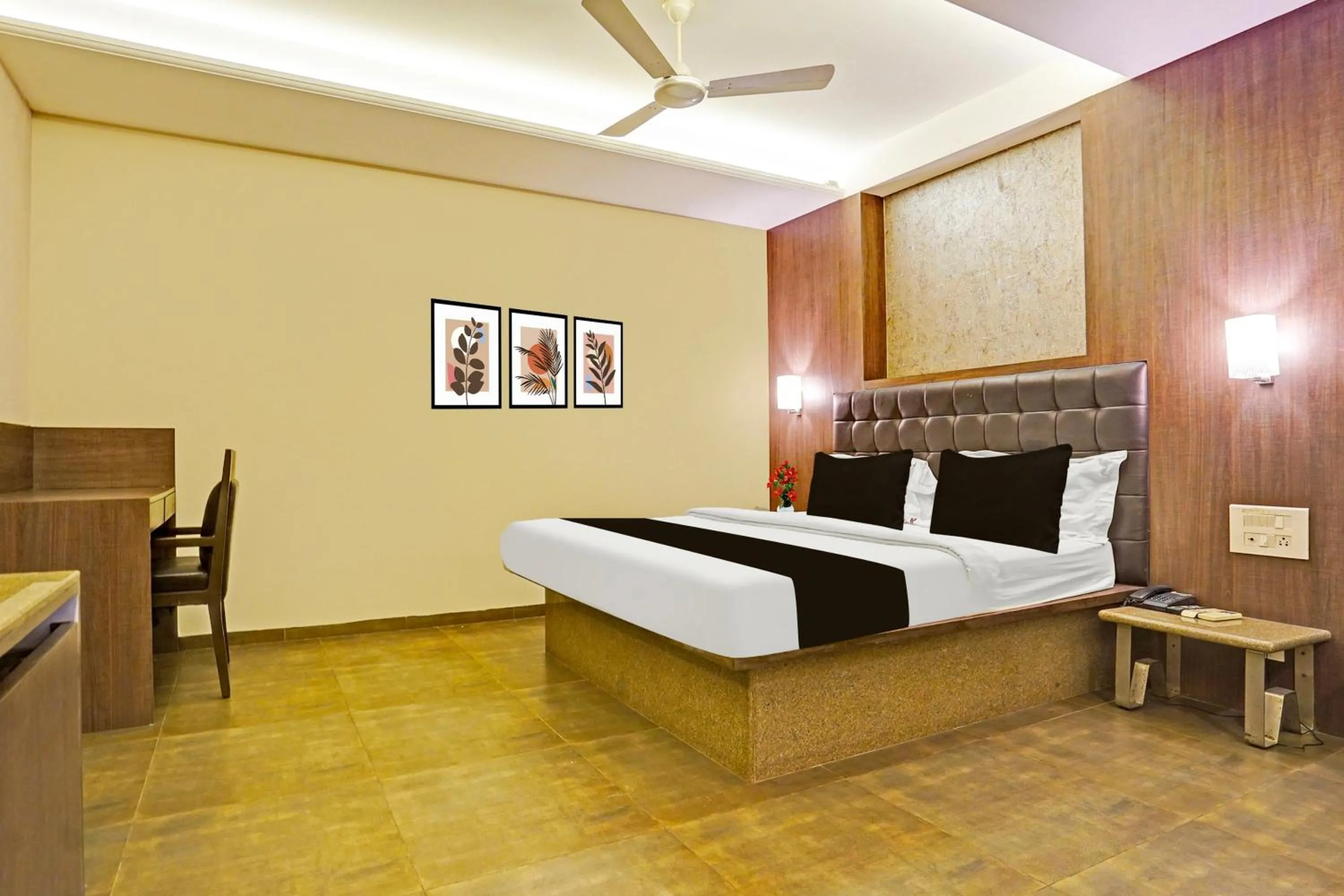 Bedroom, Bed in Collection O Nagpur Railway Station Formerly Jagannath Deluxe