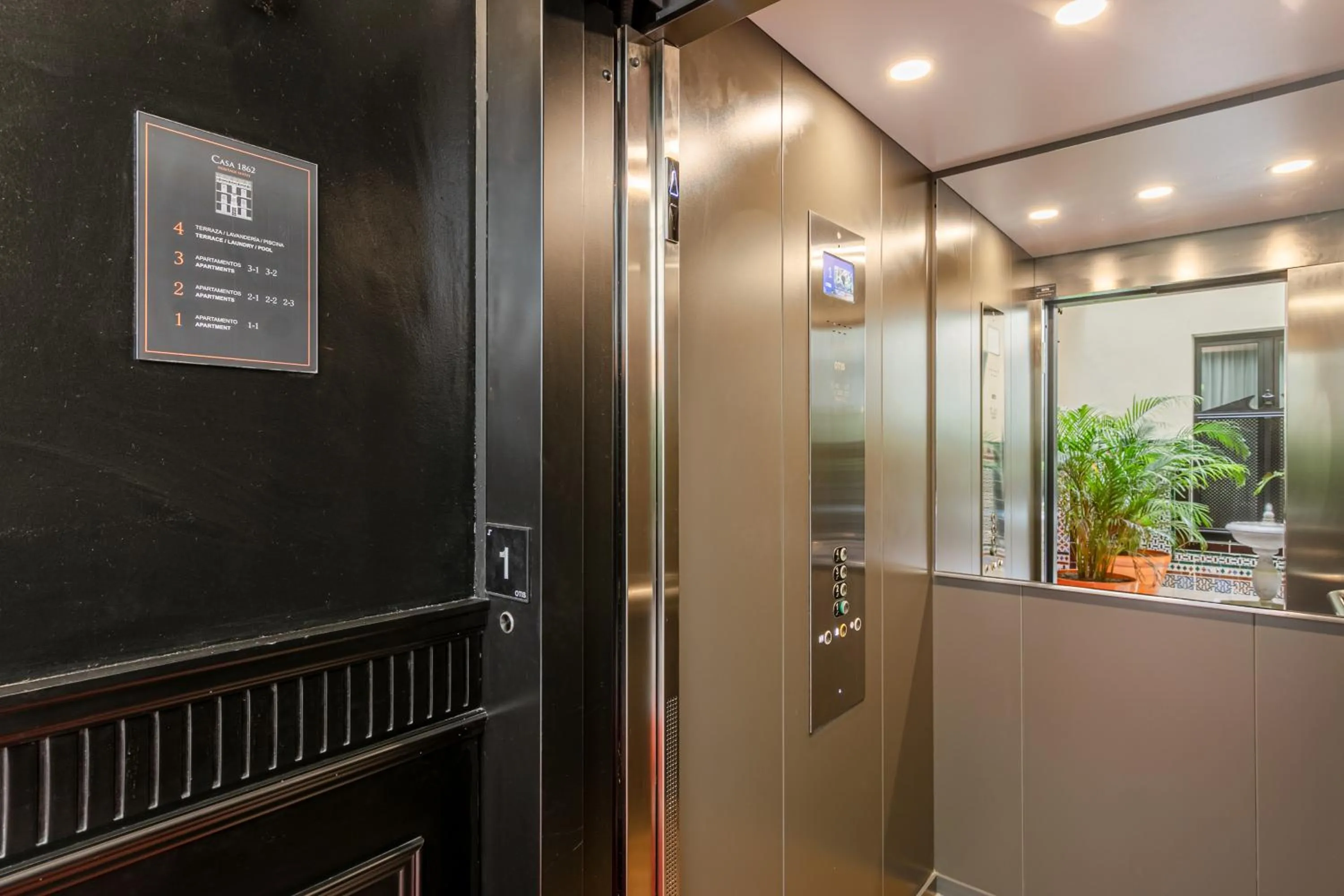 elevator in Casa 1862 Heritage Suites by Stay Unique