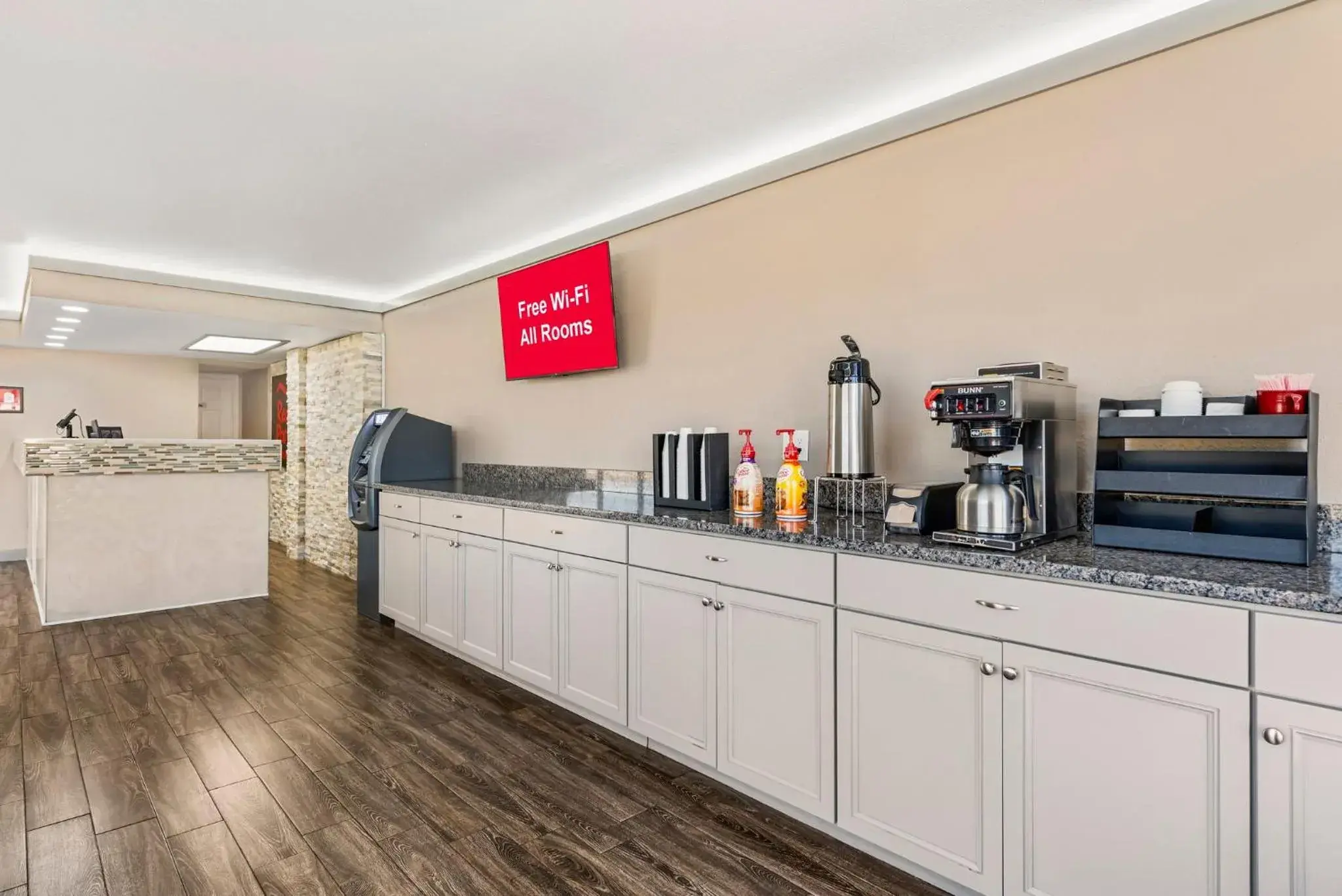 Breakfast in Red Roof Inn Kissimmee, FL Breakfast in Red Roof Inn Kissimmee, FL