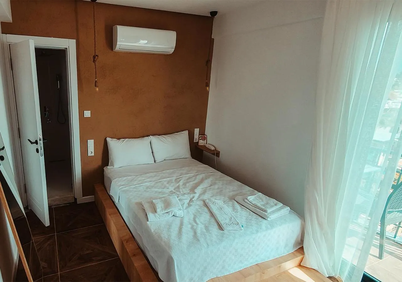 Photo of the whole room, Bed in Deniz Otel