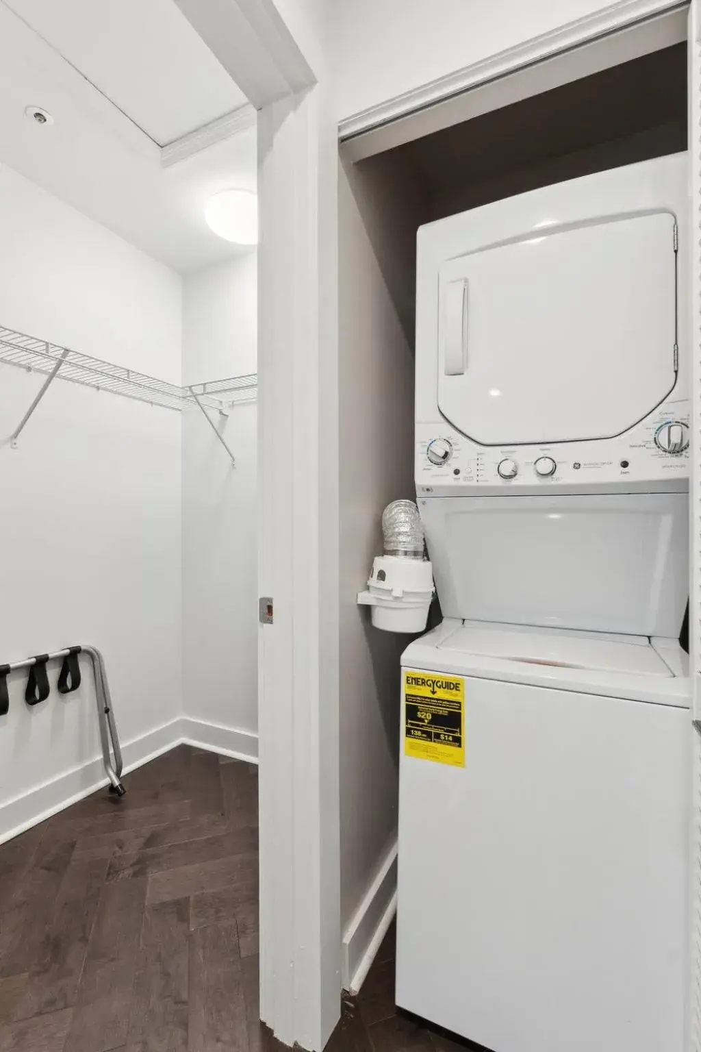 washing machine in Placemakr Downtown Pittsburgh at The Pennsylvanian washing machine in Placemakr Downtown Pittsburgh at The Pennsylvanian