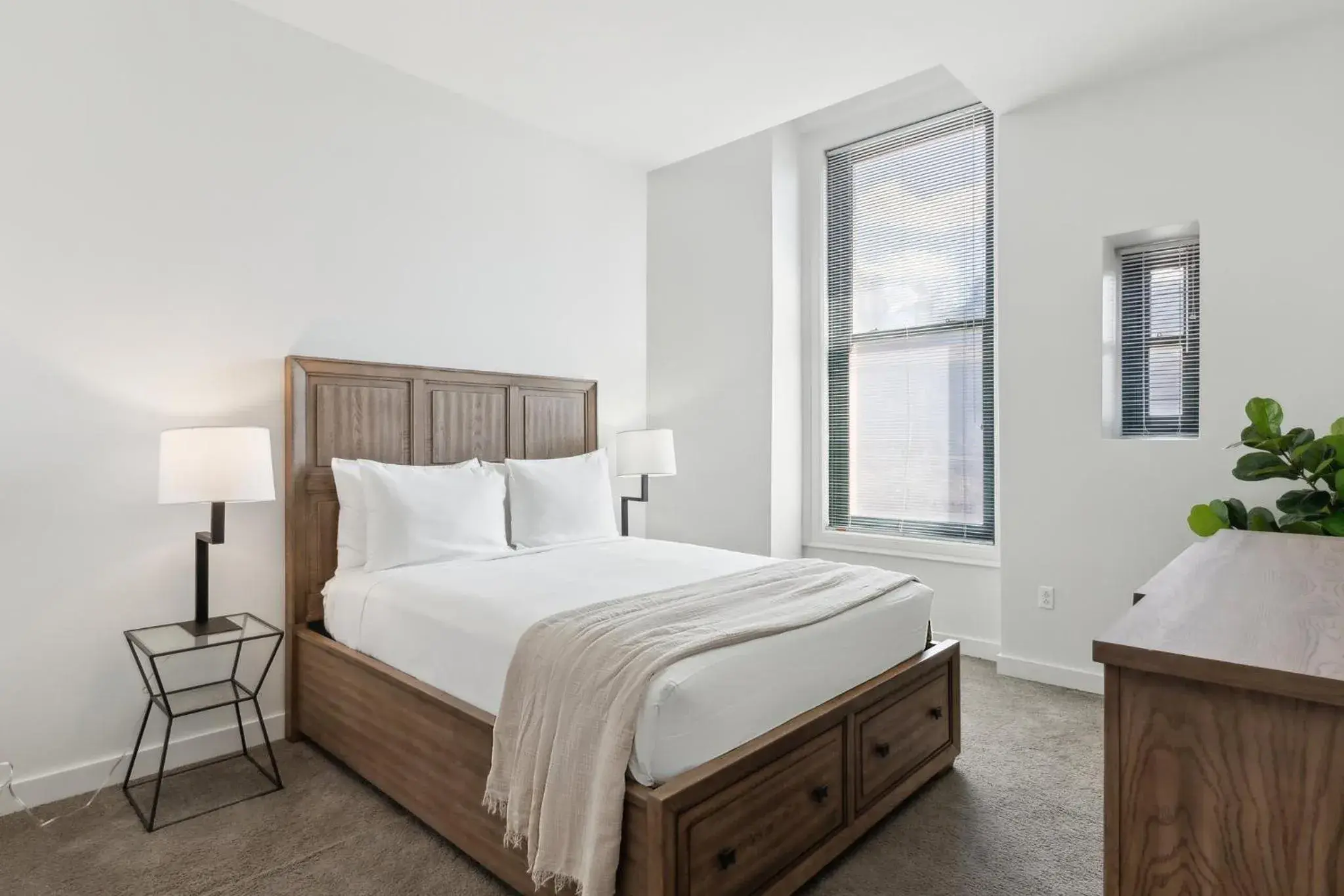 Bedroom, Bed in Placemakr Downtown Pittsburgh at The Pennsylvanian Bedroom, Bed in Placemakr Downtown Pittsburgh at The Pennsylvanian