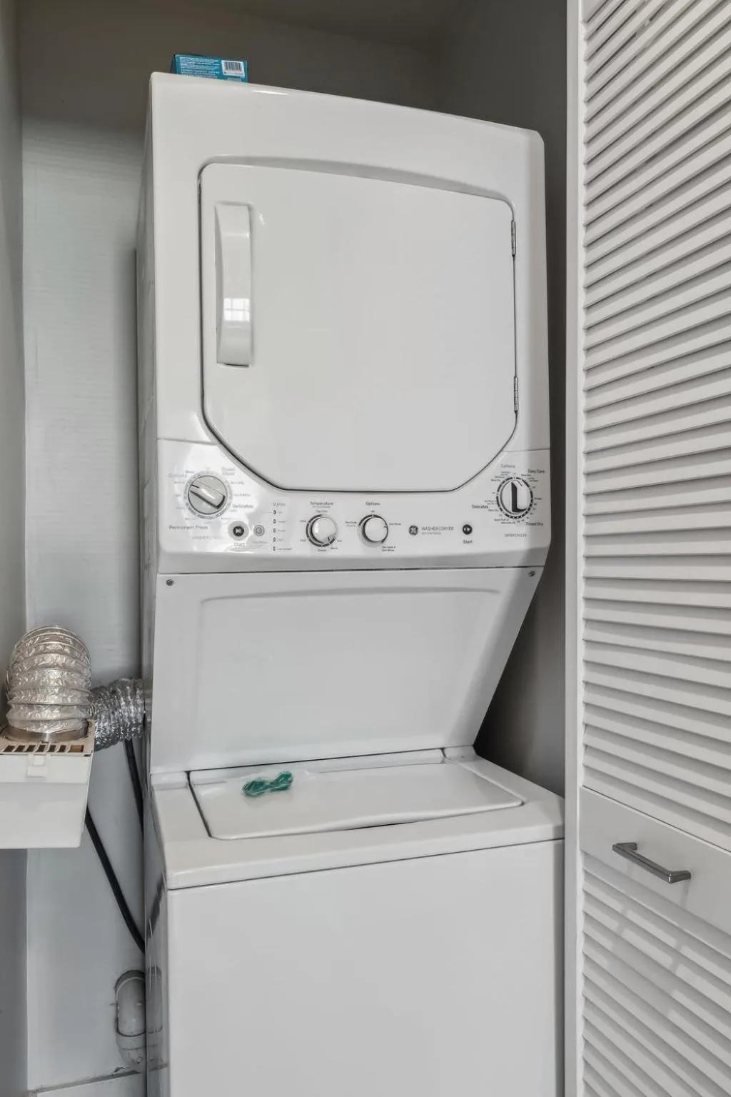 washing machine in Placemakr Downtown Pittsburgh at The Pennsylvanian