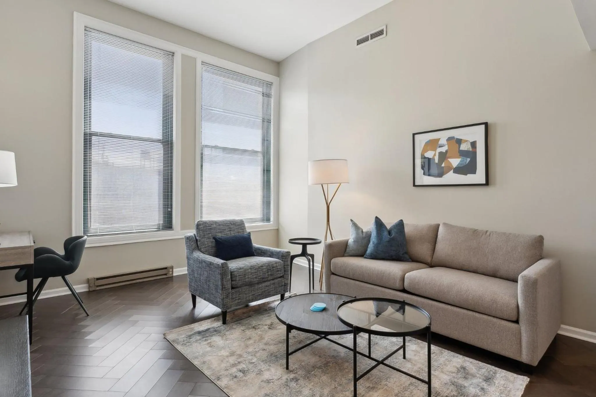 Living room in Placemakr Downtown Pittsburgh at The Pennsylvanian