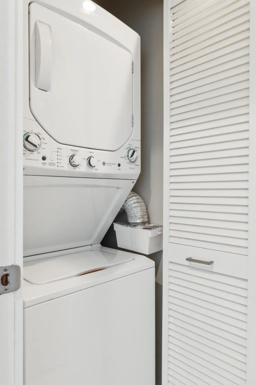 washing machine in Placemakr Downtown Pittsburgh at The Pennsylvanian