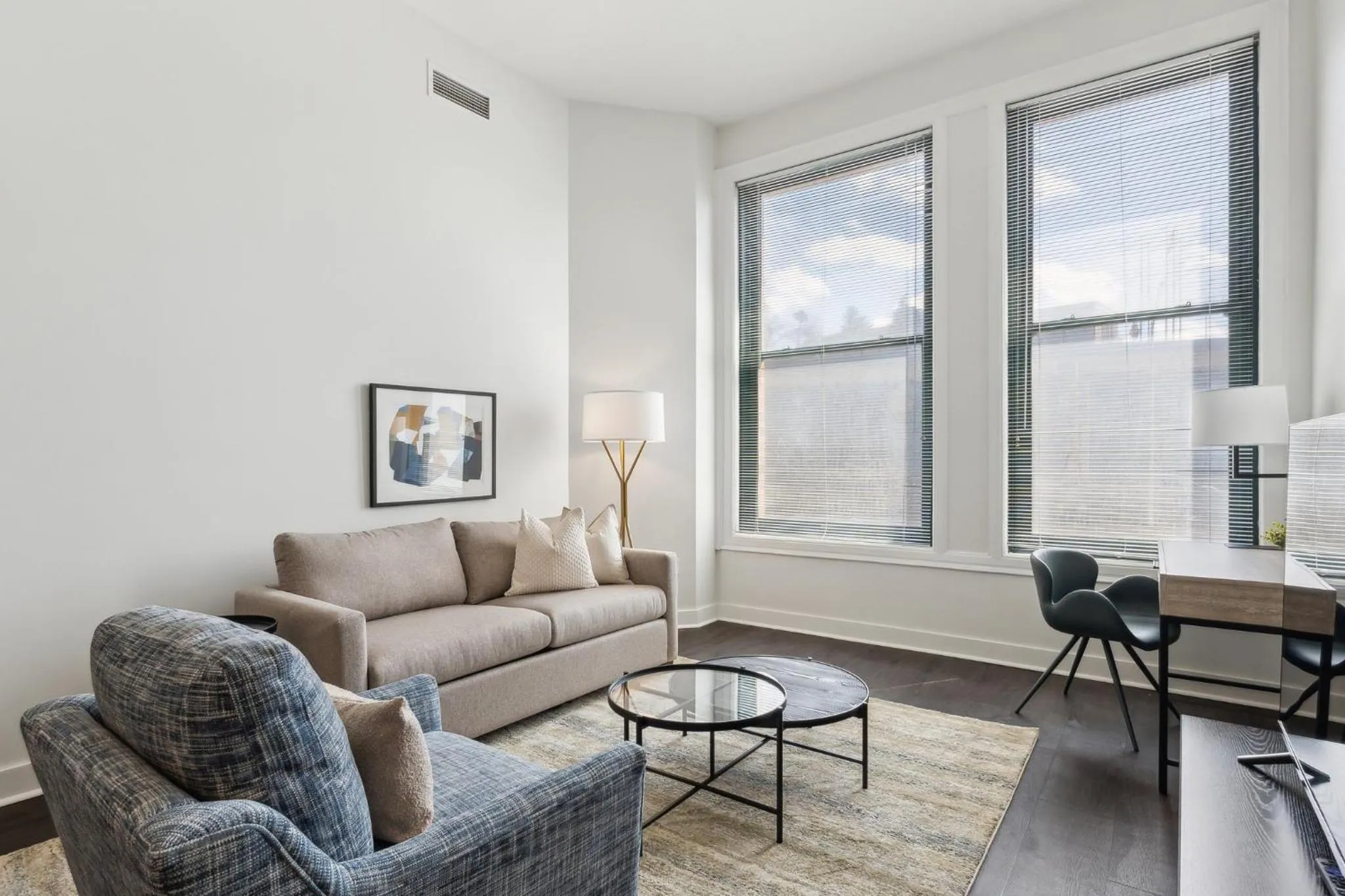 Living room in Placemakr Downtown Pittsburgh at The Pennsylvanian