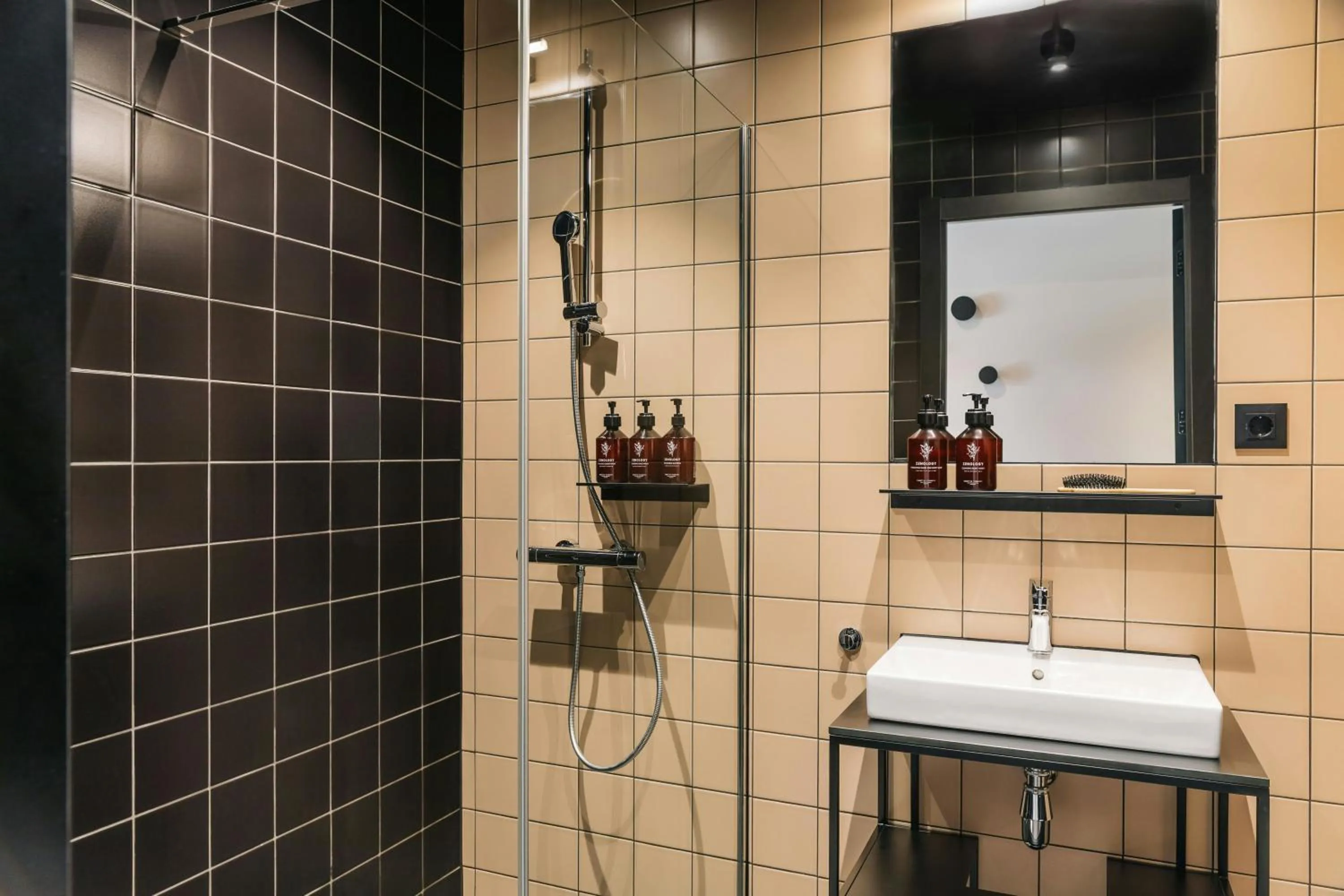 Bathroom in The Social Hub San Sebastian Extended Stay