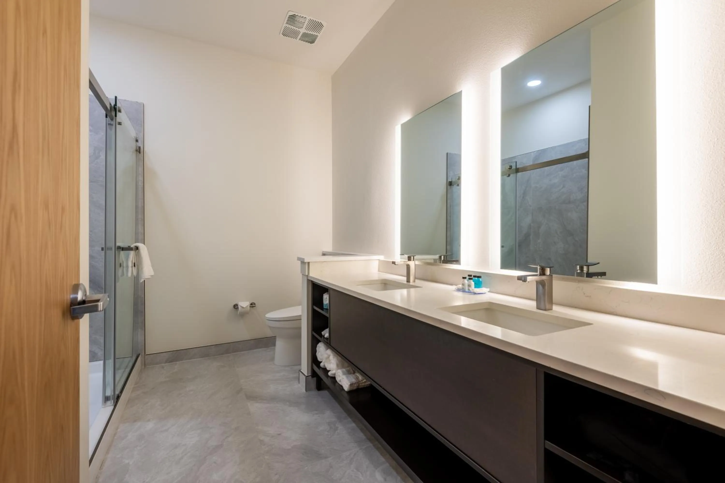 The J Hotel Dunedin Clearwater, an Ascend Collection Hotel