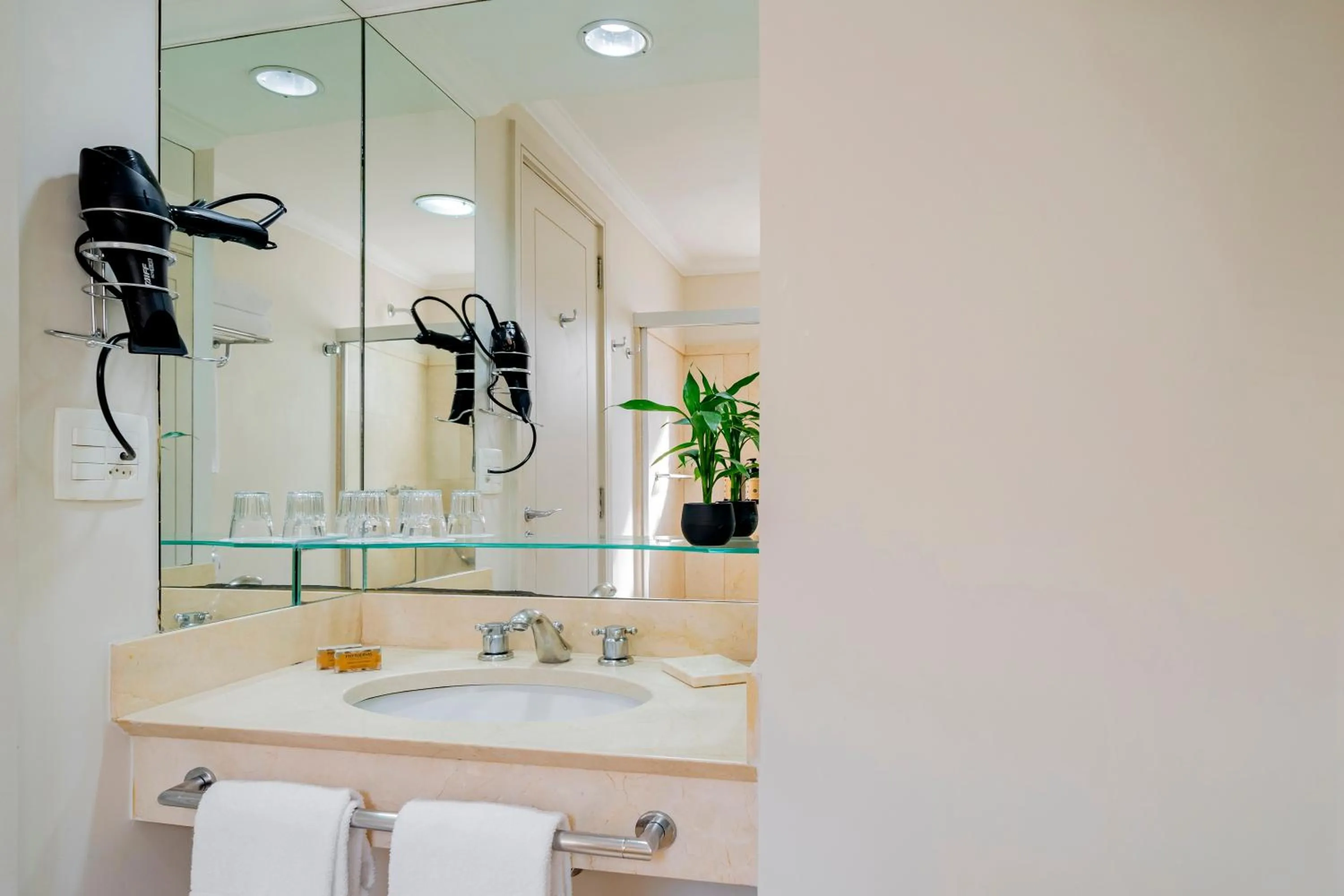 Bathroom in Pergamon SP Frei Caneca by Accor