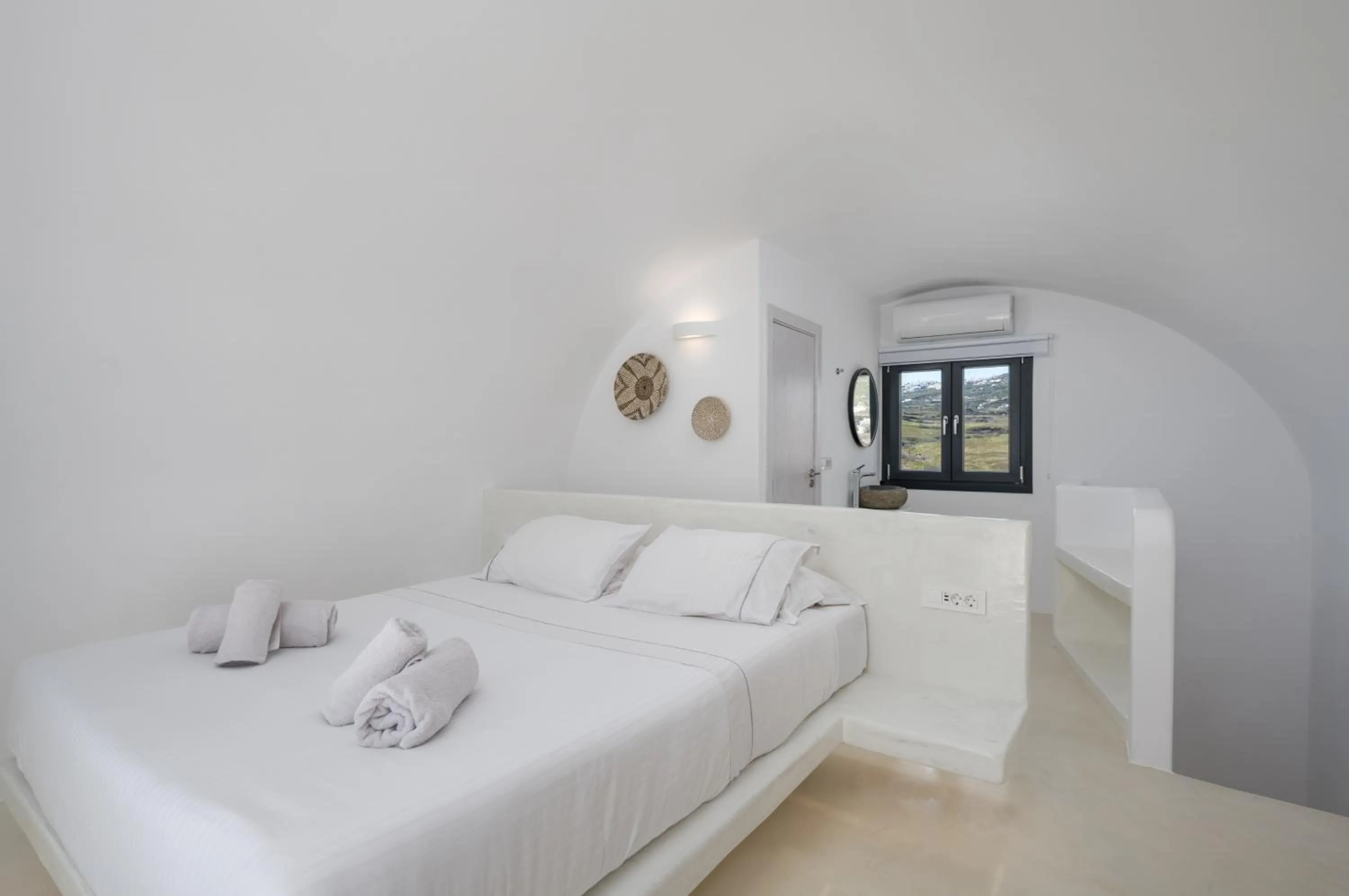 Bed in San Nectar Luxury Villas