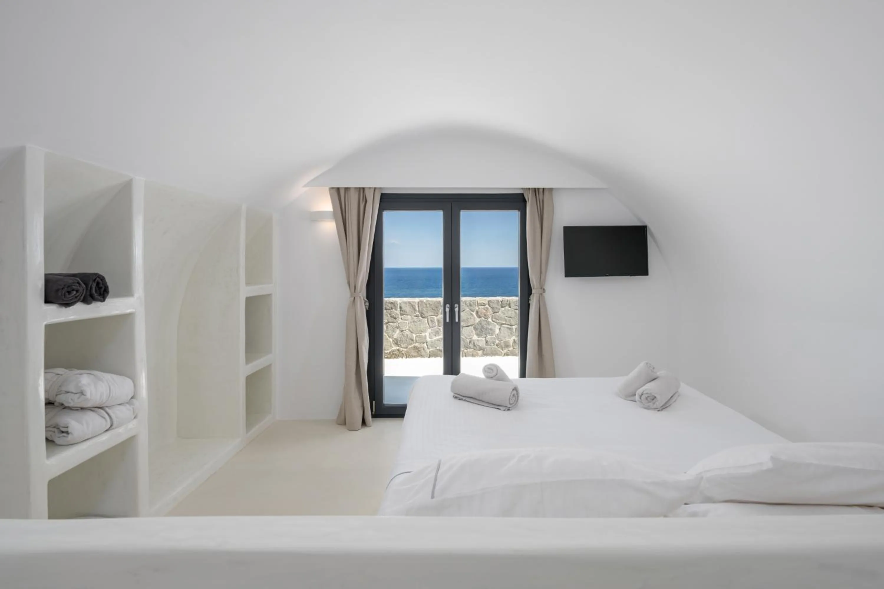 Bed in San Nectar Luxury Villas