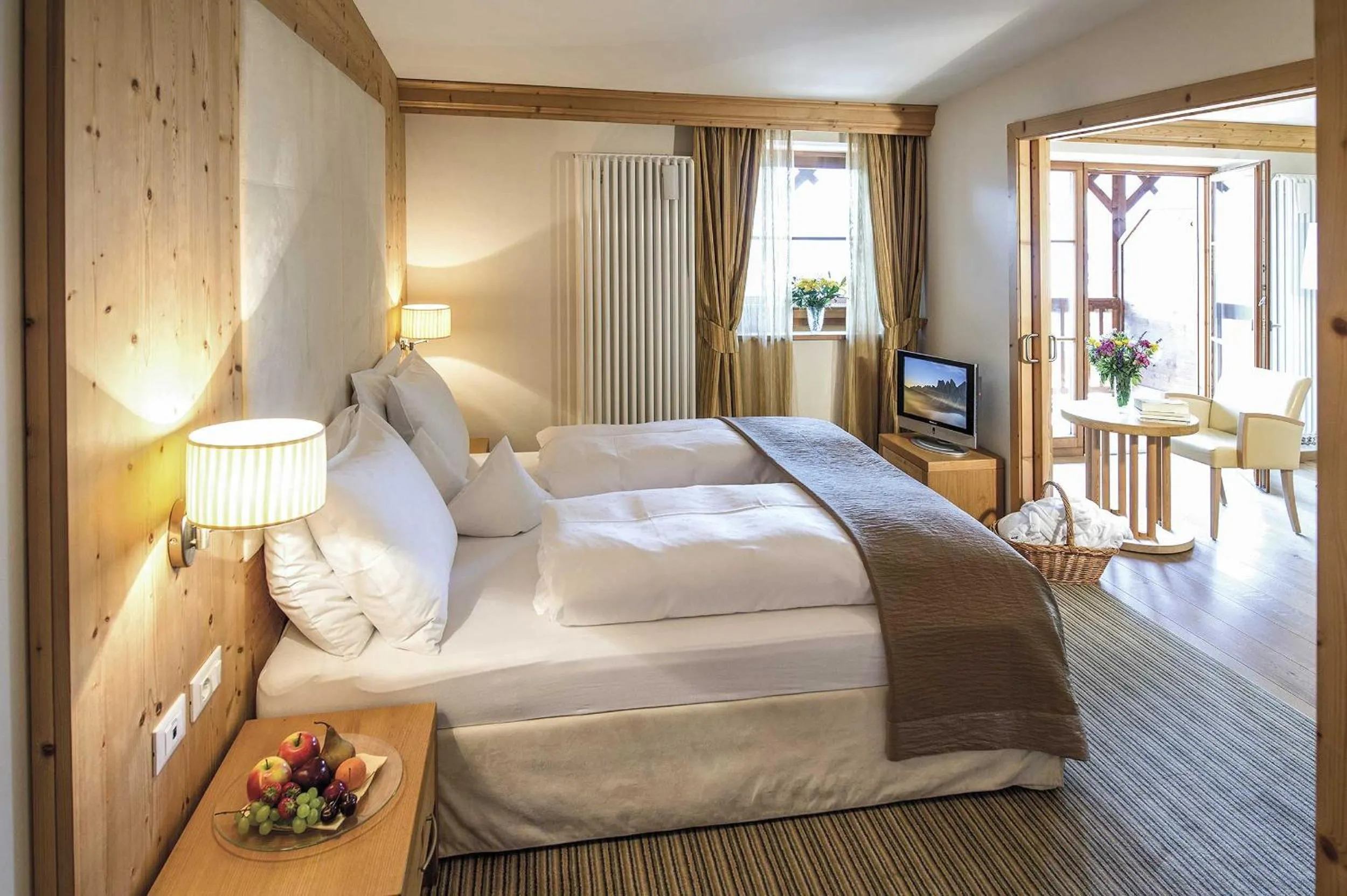 Photo of the whole room, Bed in Taubers Unterwirt Aktiv & Vitalhotel