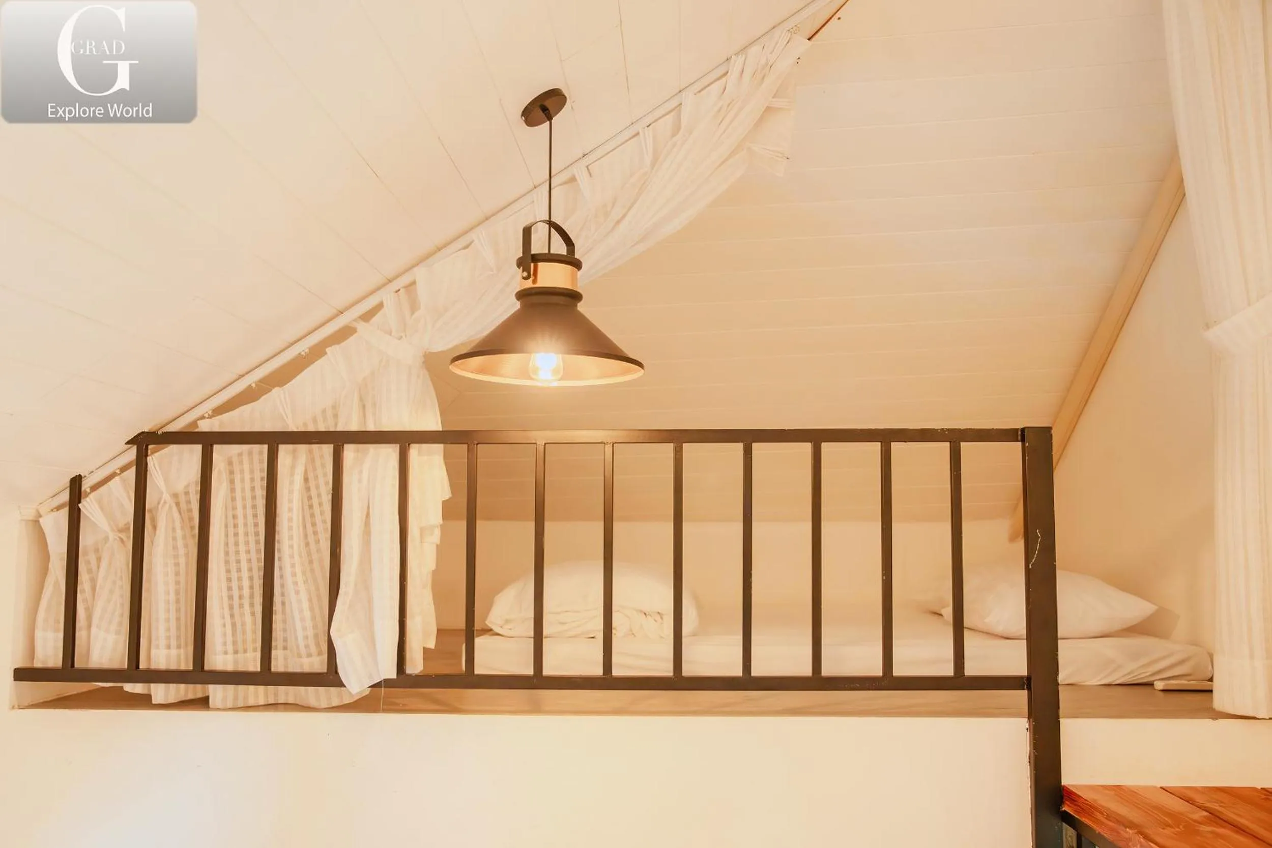 Photo of the whole room, Bed in Hoang Yen Villa & Coffee