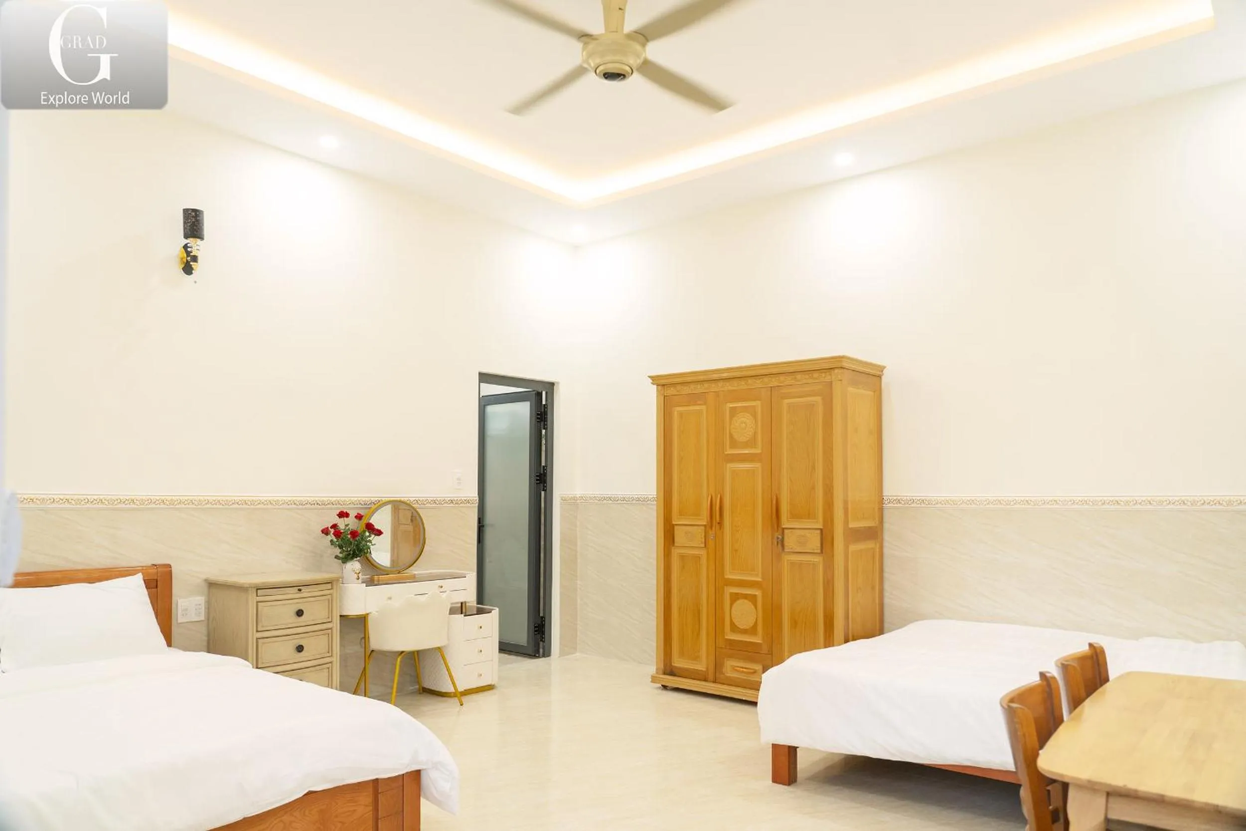 Photo of the whole room, Bed in Hoang Yen Villa & Coffee